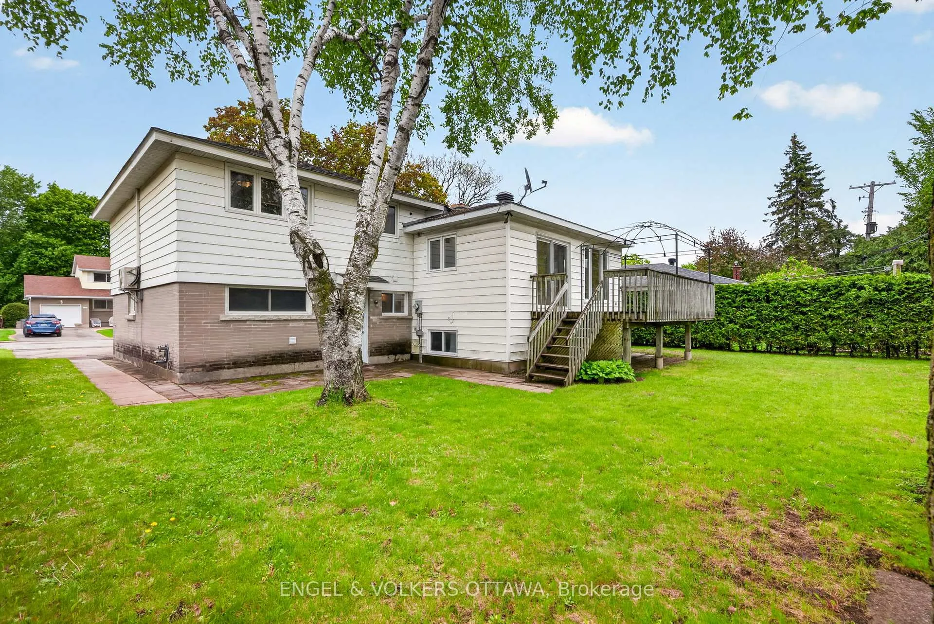 Photo 25 of 1166 Castle Hill Crescent, Ottawa, Copeland Park — HOMEH