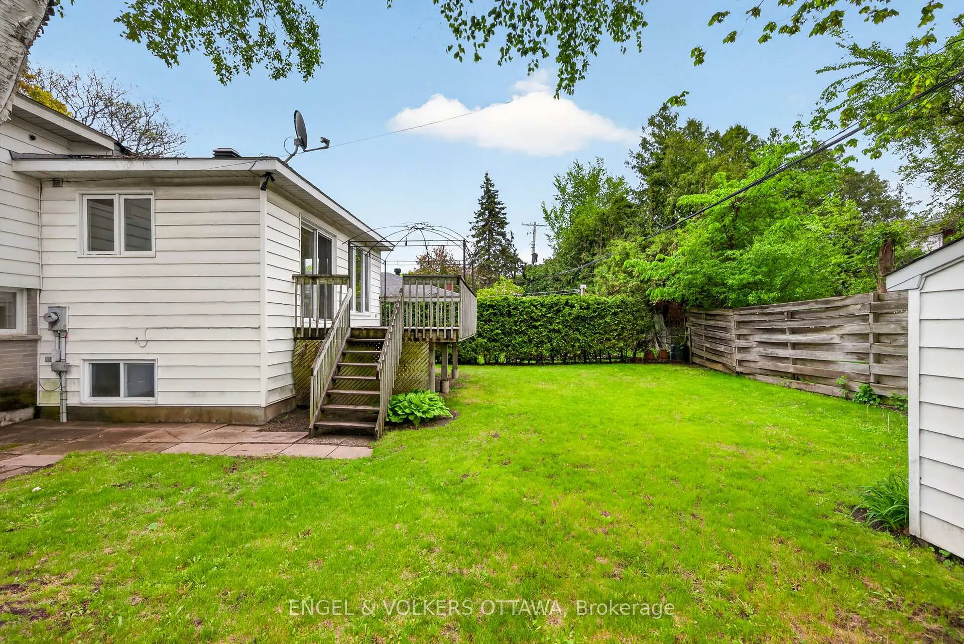 Photo 28 of 1166 Castle Hill Crescent, Ottawa, Copeland Park — HOMEH