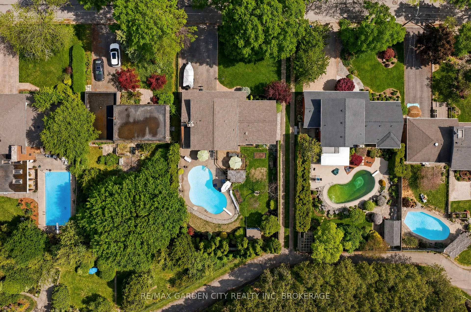 Photo 14 of 61 Royal York Road, St. Catharines, Lakeshore — HOMEH