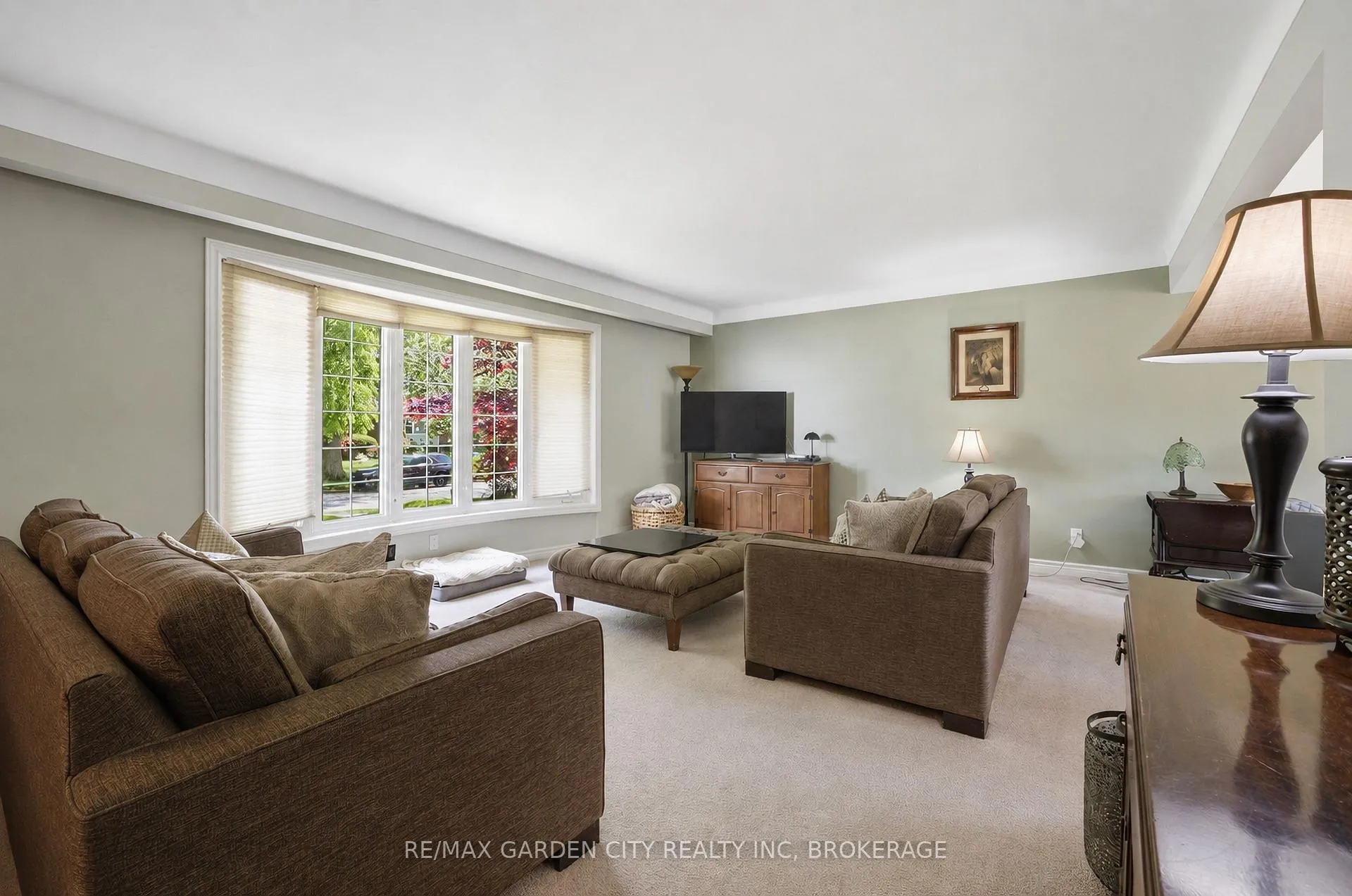 Photo 21 of 61 Royal York Road, St. Catharines, Lakeshore — HOMEH