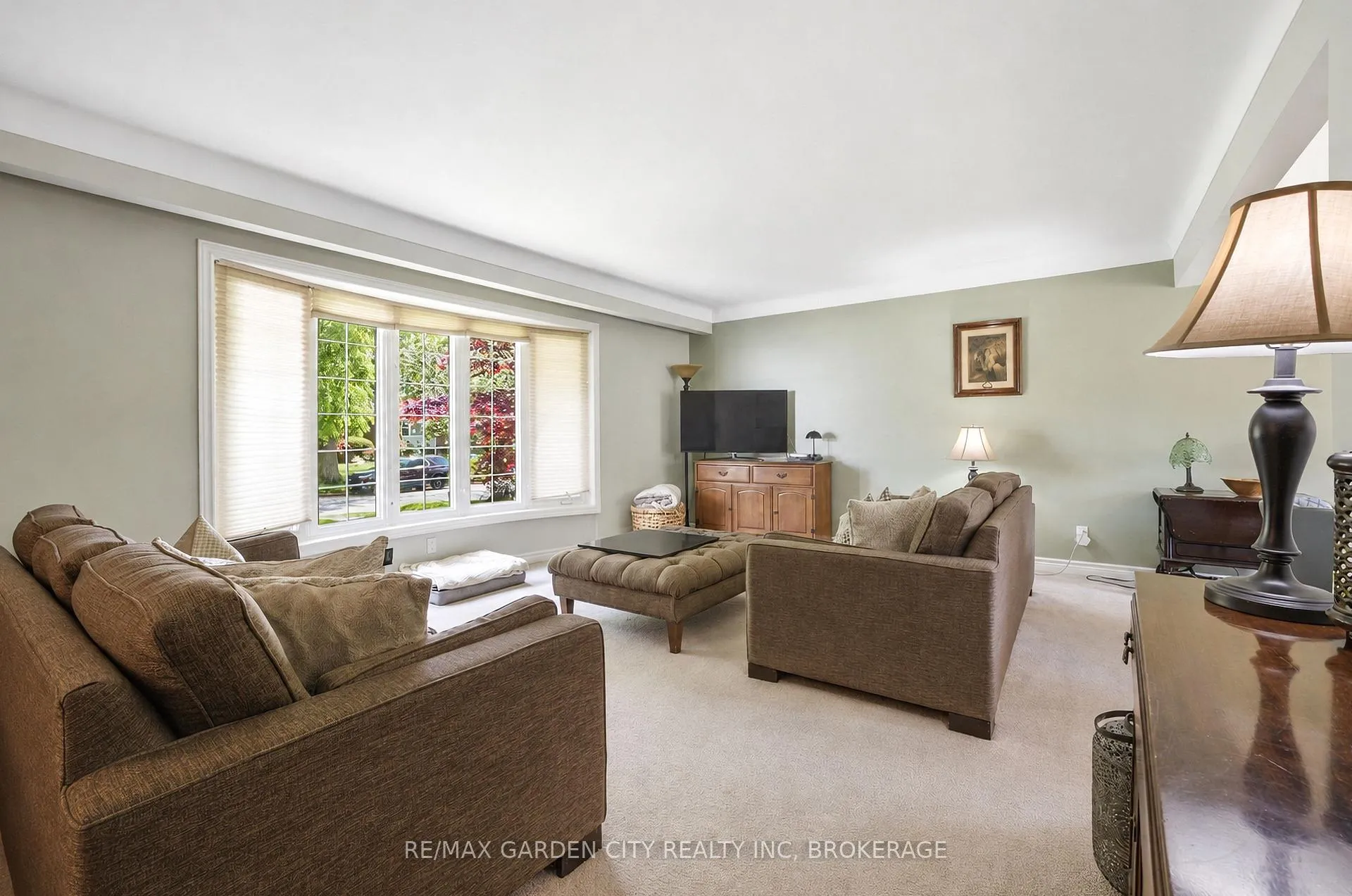 Photo 23 of 61 Royal York Road, St. Catharines, Lakeshore — HOMEH