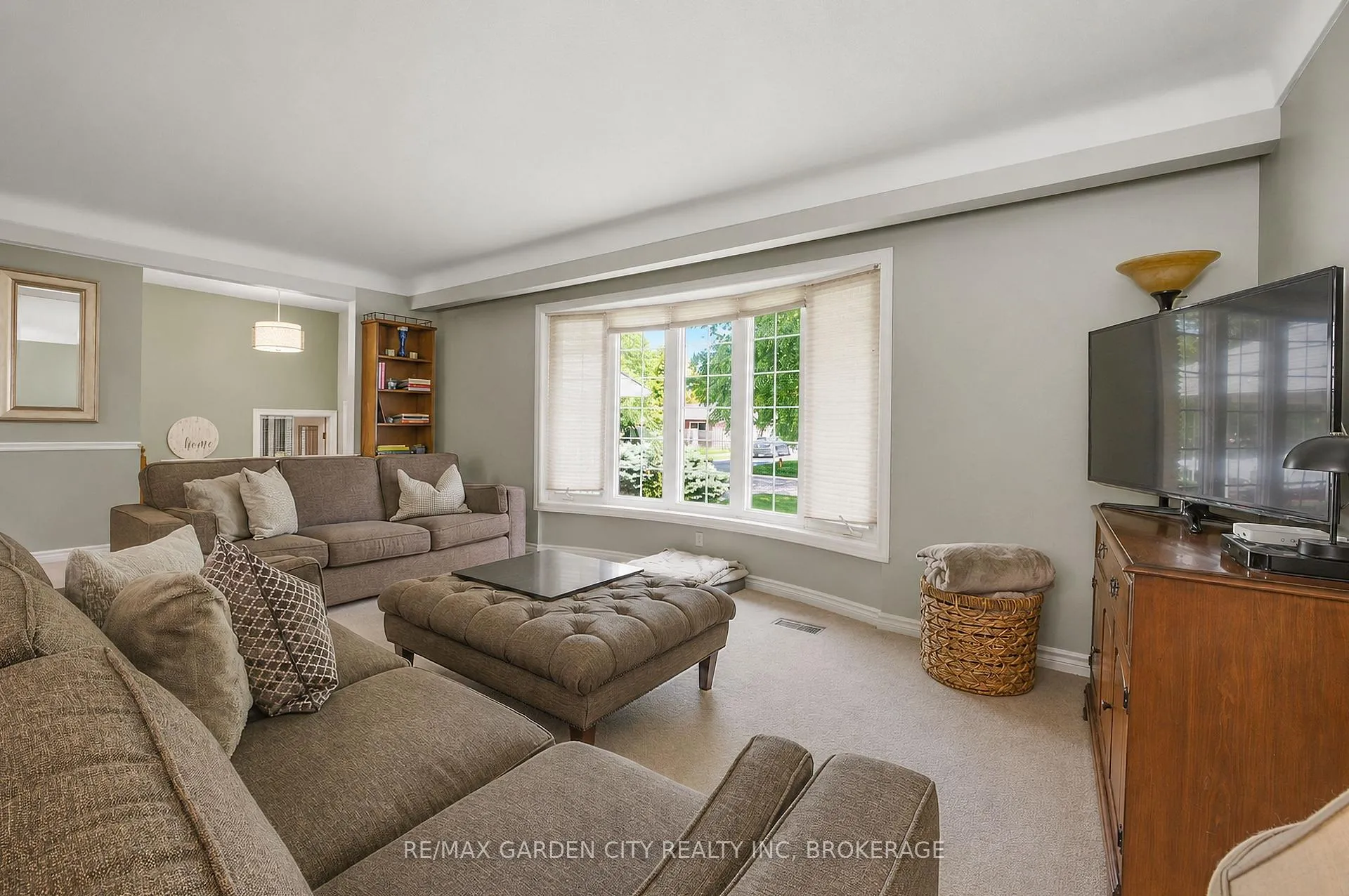 Photo 26 of 61 Royal York Road, St. Catharines, Lakeshore — HOMEH