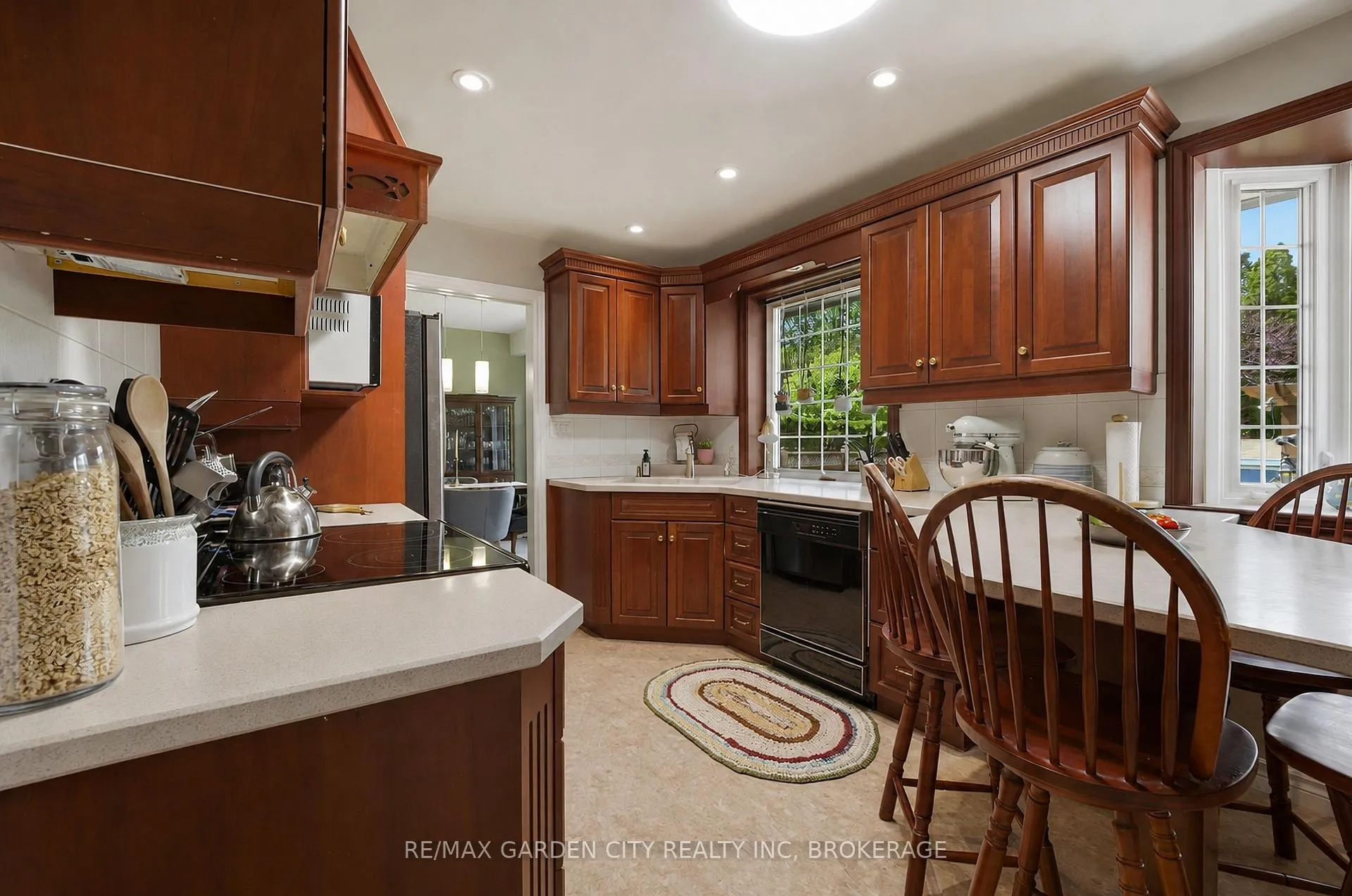 Photo 31 of 61 Royal York Road, St. Catharines, Lakeshore — HOMEH