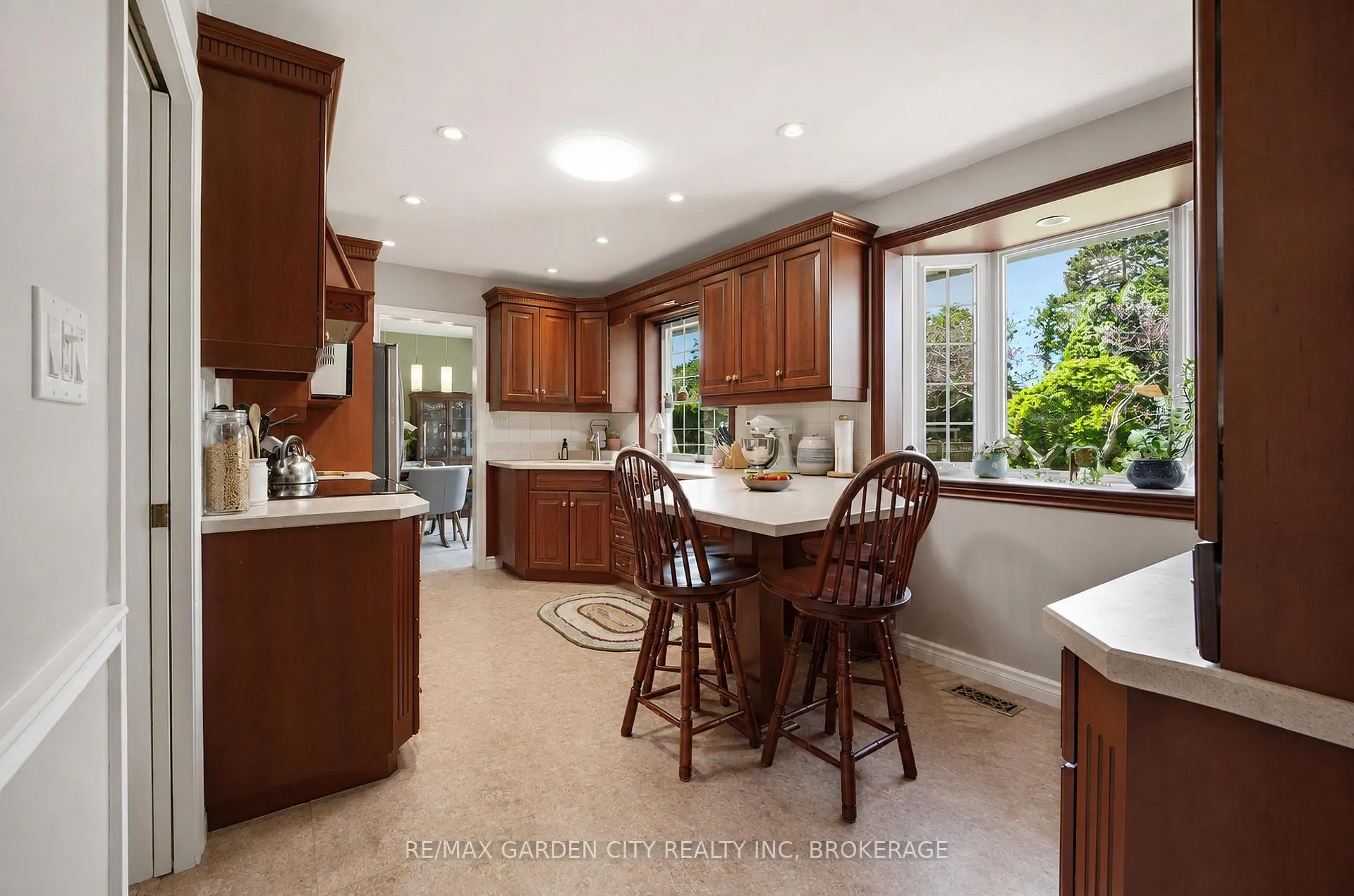 Photo 32 of 61 Royal York Road, St. Catharines, Lakeshore — HOMEH