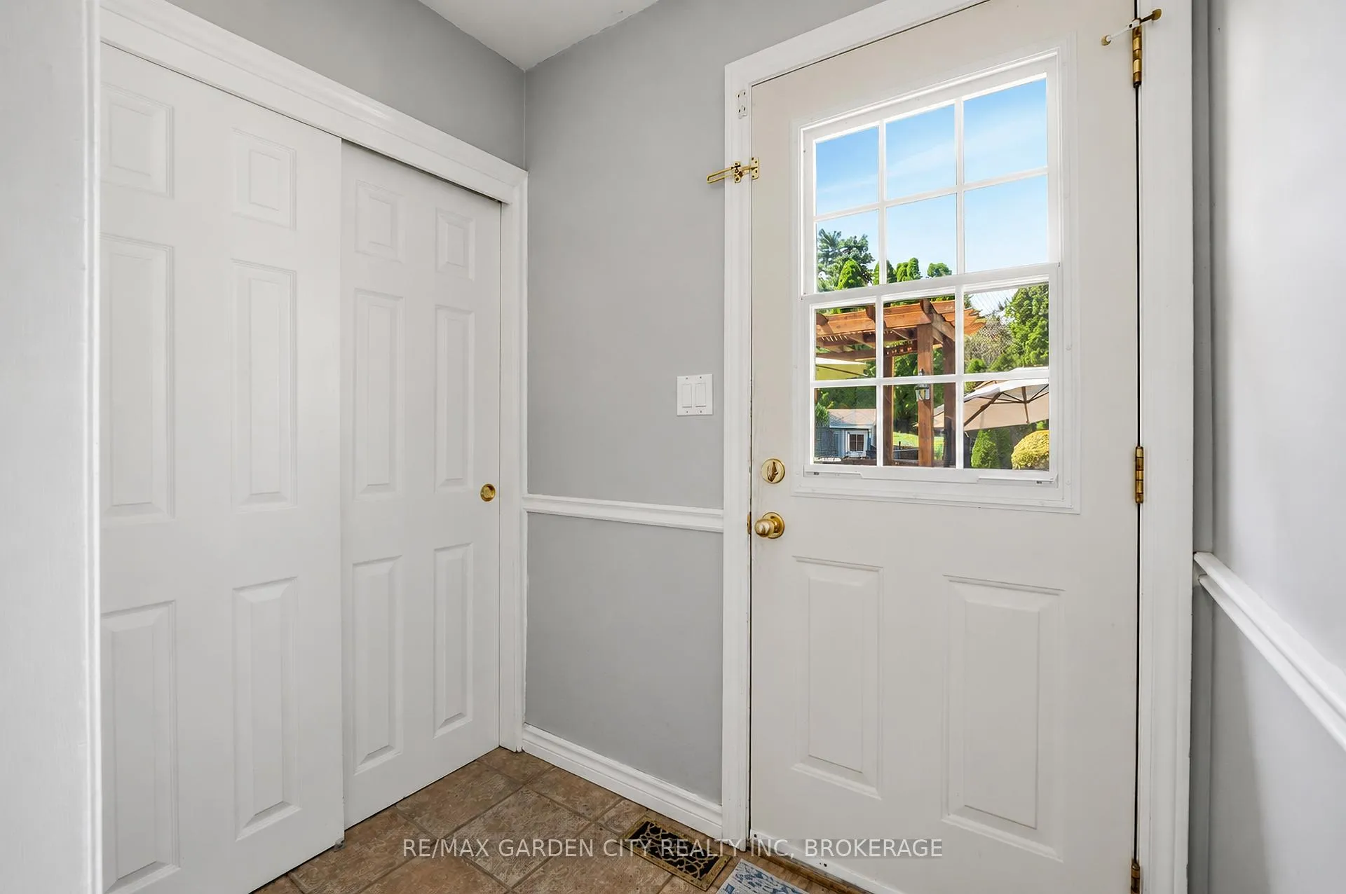 Photo 37 of 61 Royal York Road, St. Catharines, Lakeshore — HOMEH
