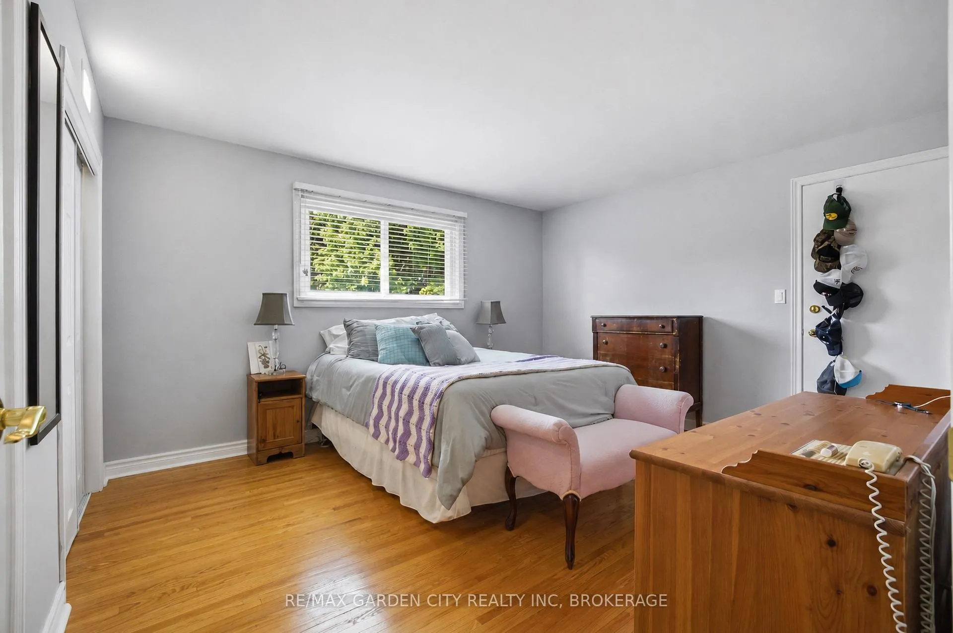 Photo 41 of 61 Royal York Road, St. Catharines, Lakeshore — HOMEH