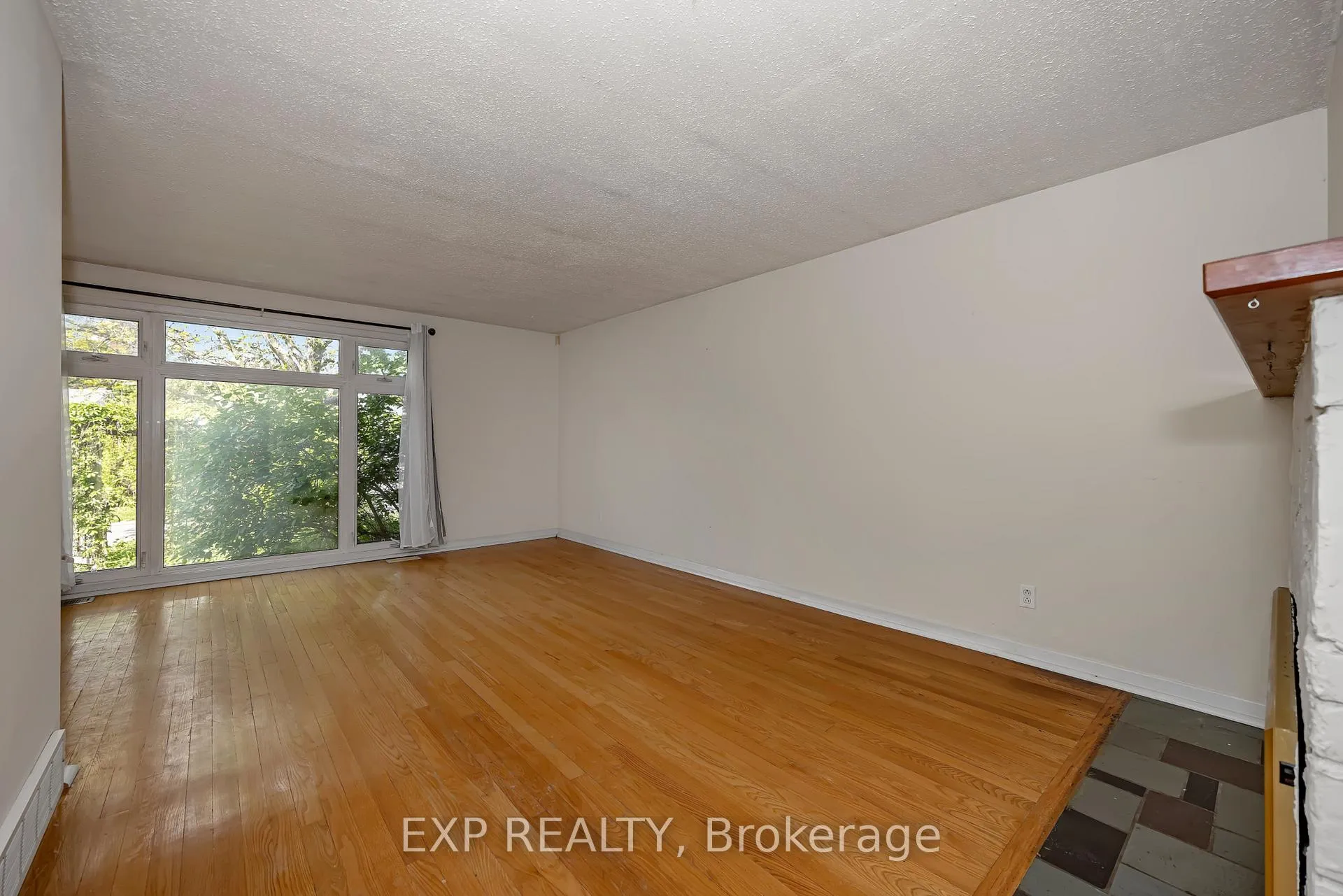Photo 7 of 21 Southview Crescent, Ottawa, Borden Farm/Stewart Farm/Carleton Heights/Parkwood Hills — HOMEH