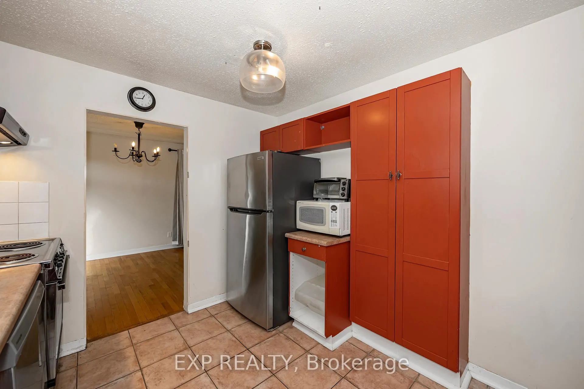 Photo 11 of 21 Southview Crescent, Ottawa, Borden Farm/Stewart Farm/Carleton Heights/Parkwood Hills — HOMEH