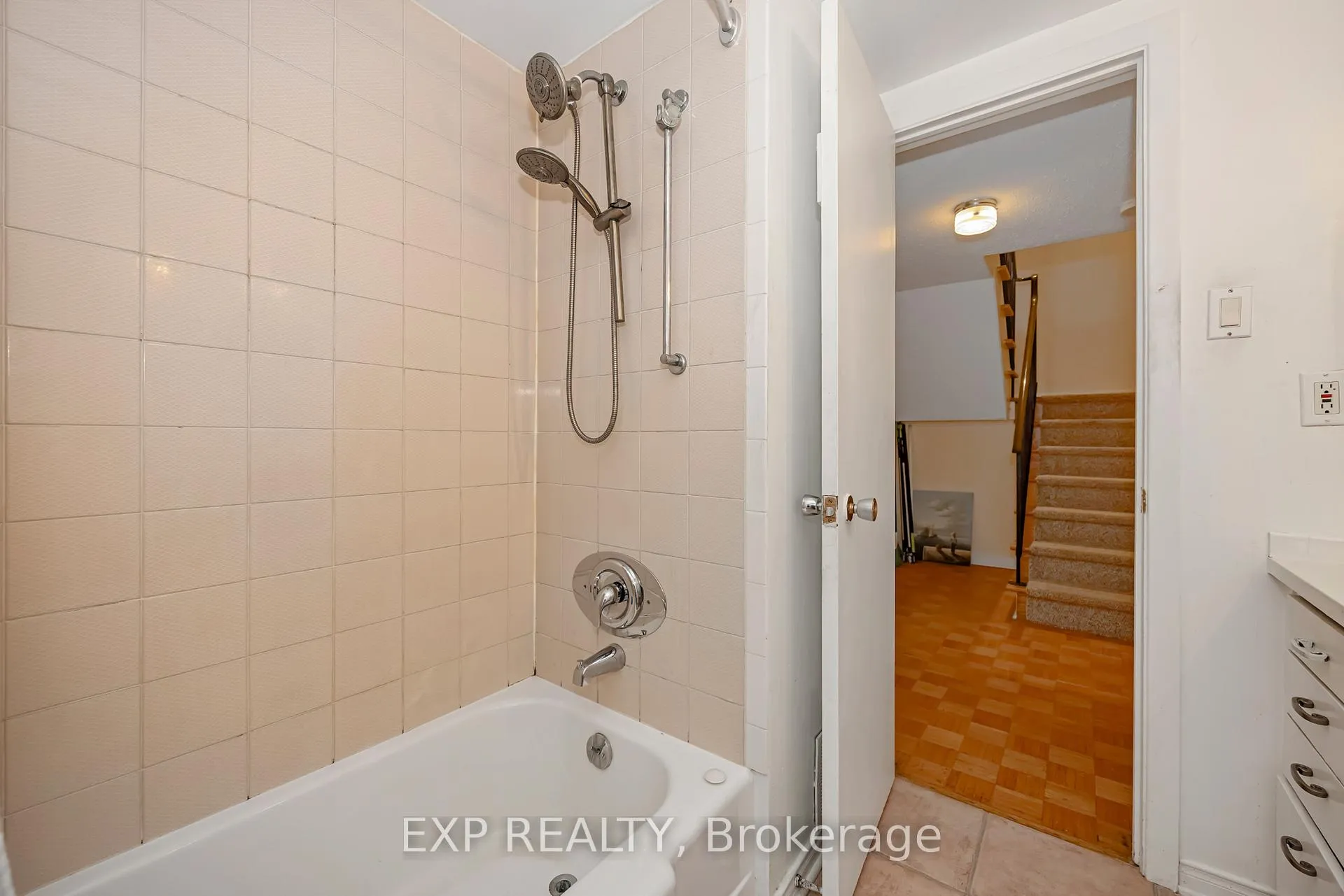 Photo 26 of 21 Southview Crescent, Ottawa, Borden Farm/Stewart Farm/Carleton Heights/Parkwood Hills — HOMEH