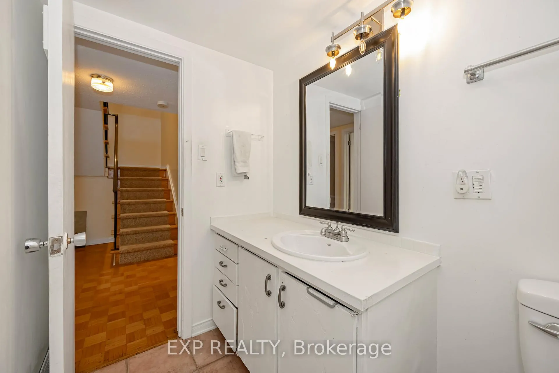 Photo 27 of 21 Southview Crescent, Ottawa, Borden Farm/Stewart Farm/Carleton Heights/Parkwood Hills — HOMEH