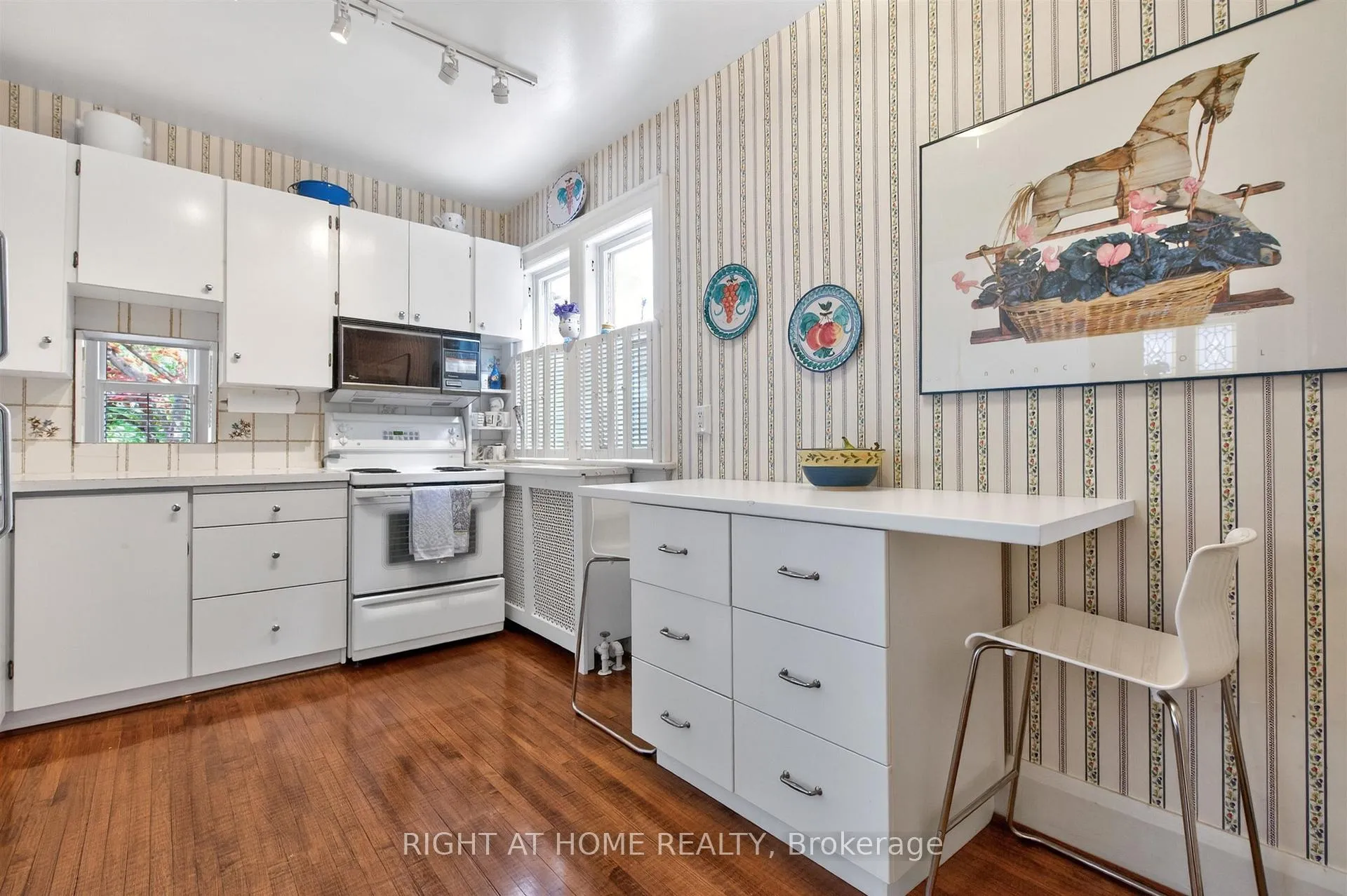 Photo 13 of 37 Heather Street, Toronto, Lawrence Park South — HOMEH