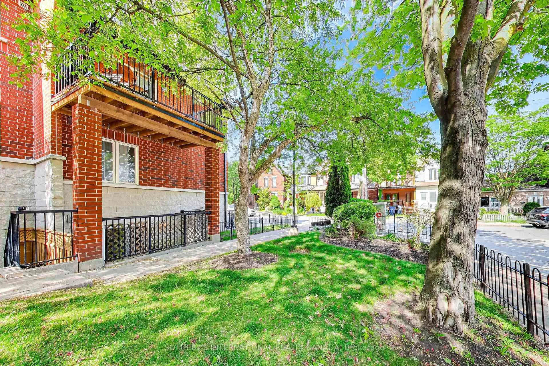 Photo 3 of Unit 103, 262 St Helens Avenue, Toronto, Dufferin Grove — HOMEH
