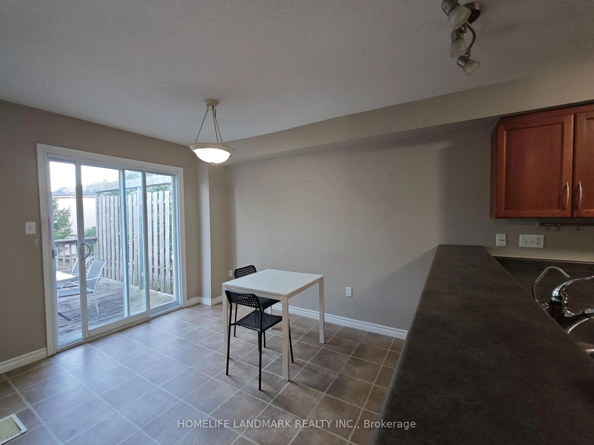 Photo 7 of 370 Sauve Crescent, Waterloo, Clair Hills — HOMEH