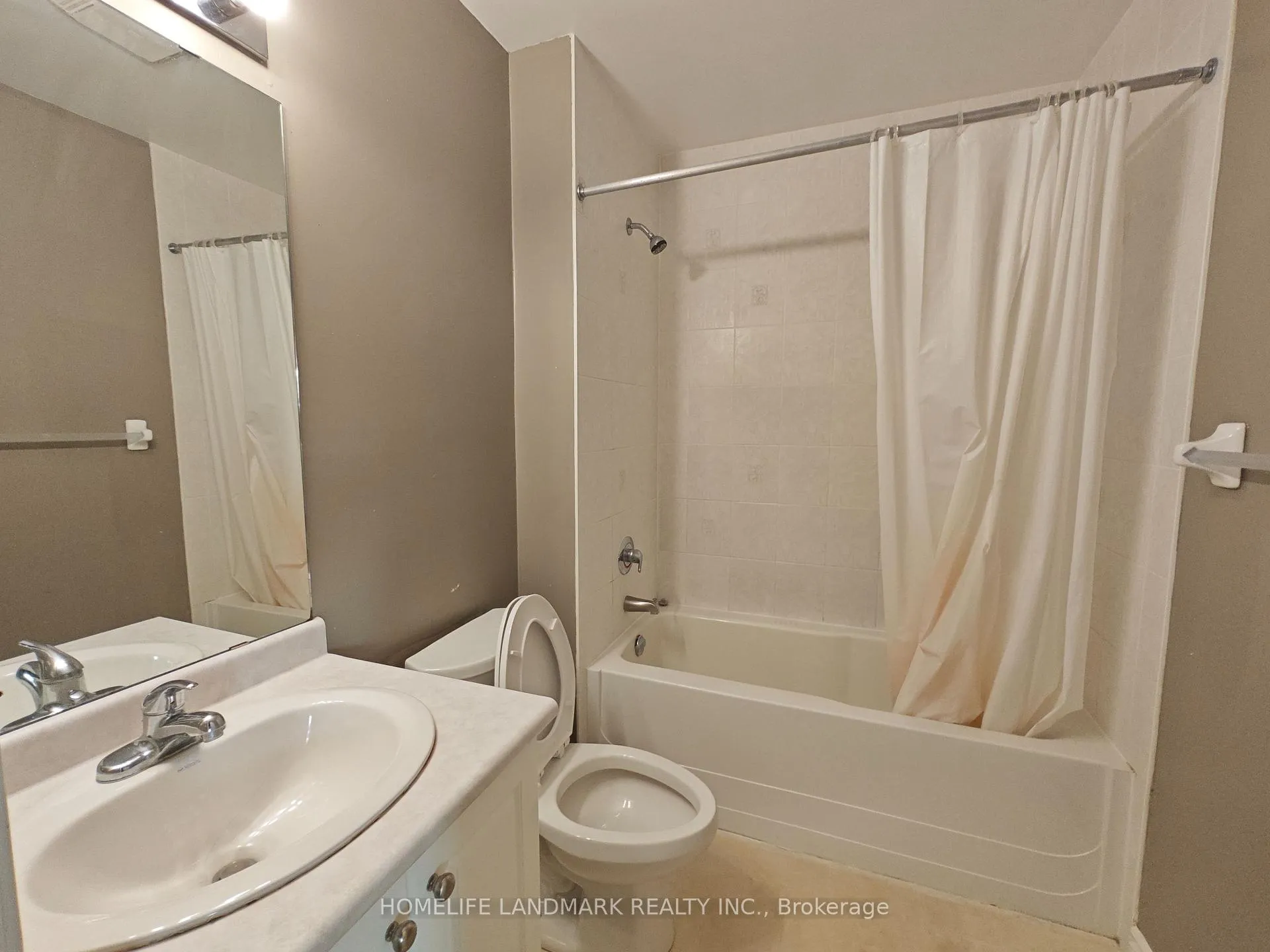 Photo 12 of 370 Sauve Crescent, Waterloo, Clair Hills — HOMEH