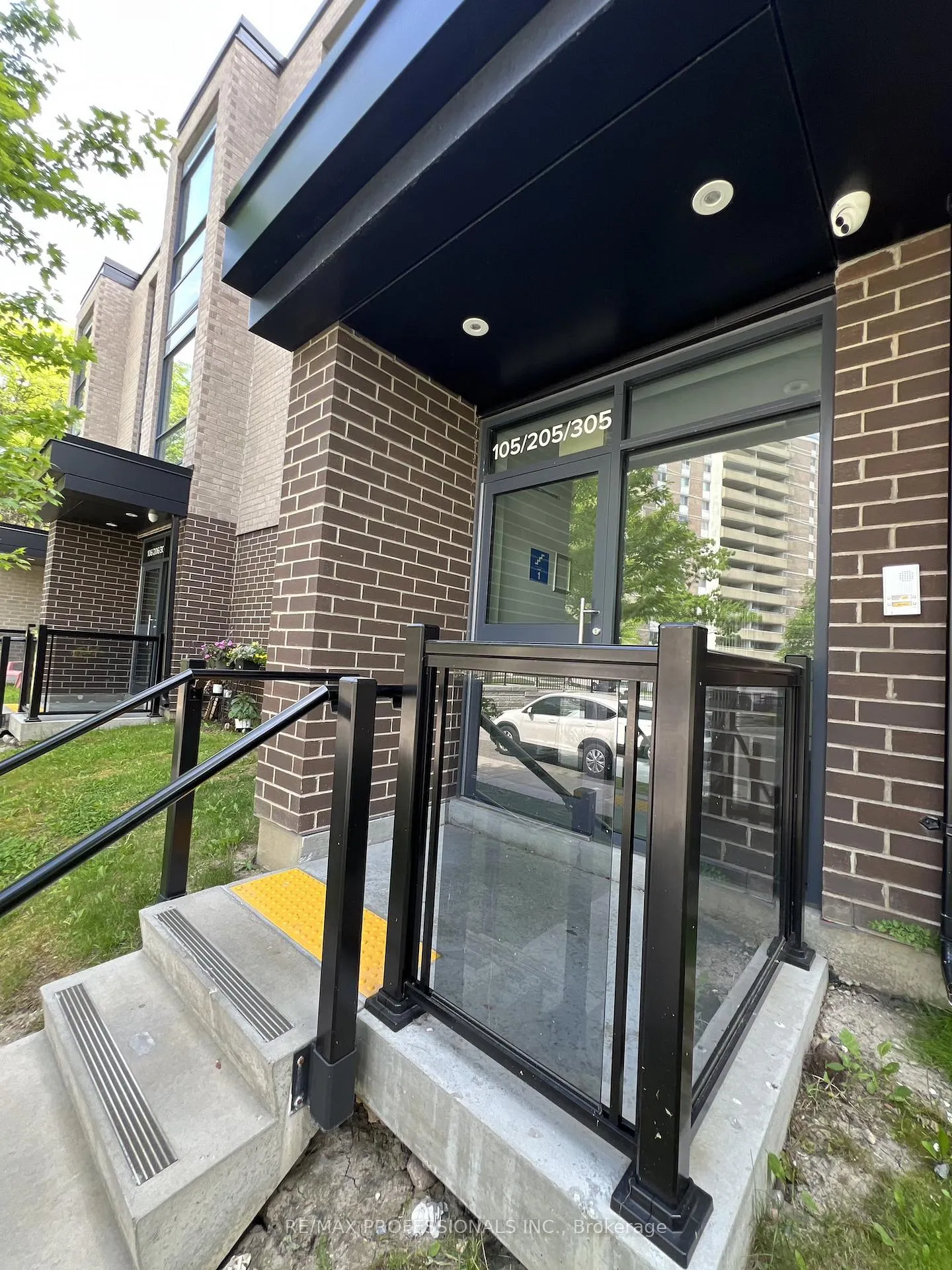 Photo 2 of Unit 305, 37 Antrim Crescent, Scarborough, Dorset Park — HOMEH