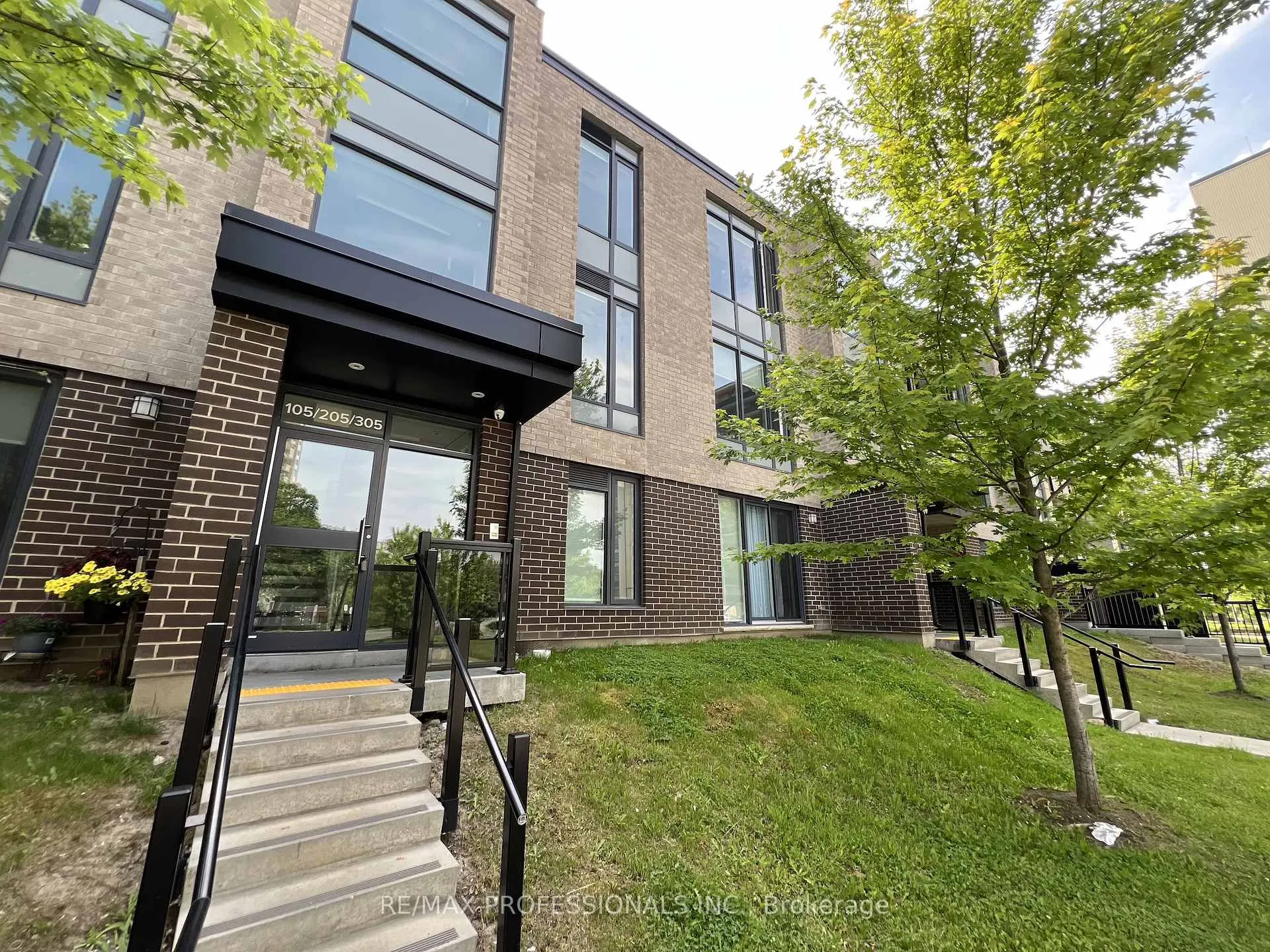 Photo 4 of Unit 305, 37 Antrim Crescent, Scarborough, Dorset Park — HOMEH