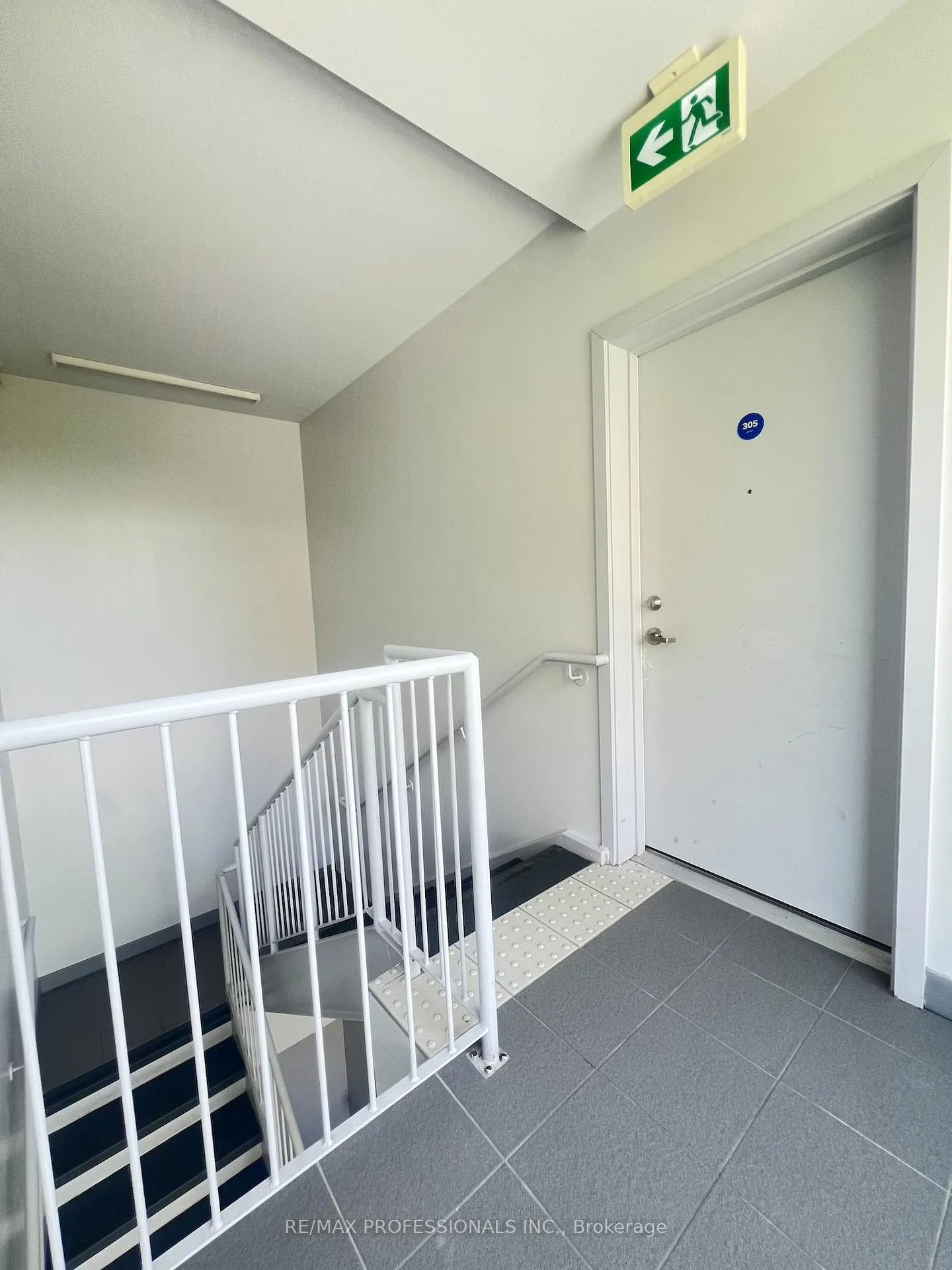 Photo 5 of Unit 305, 37 Antrim Crescent, Scarborough, Dorset Park — HOMEH