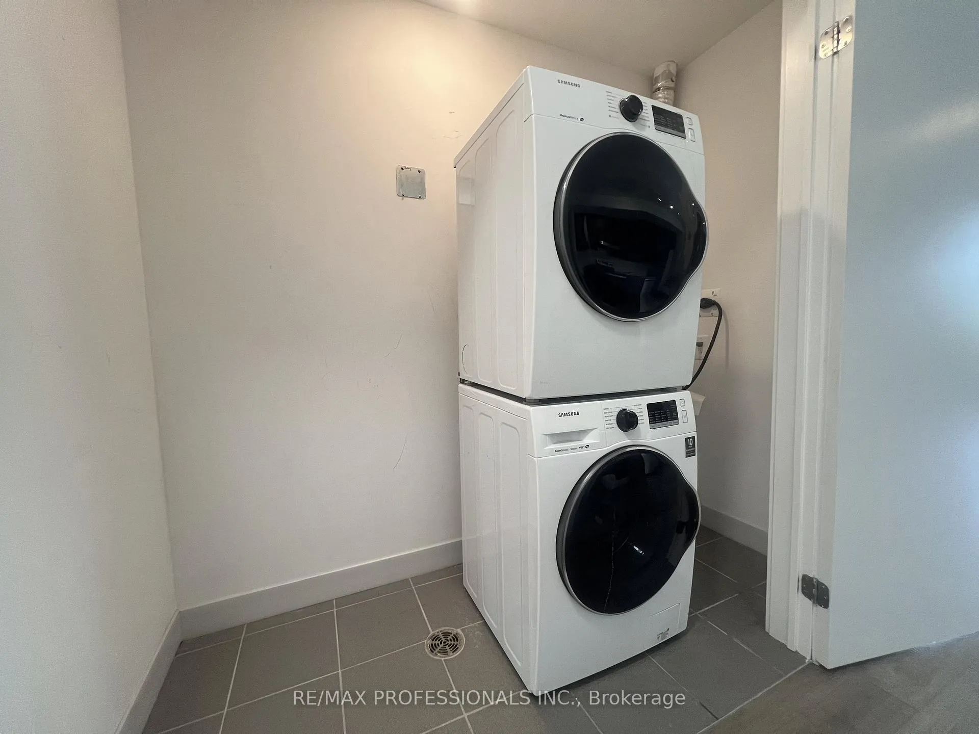 Photo 8 of Unit 305, 37 Antrim Crescent, Scarborough, Dorset Park — HOMEH