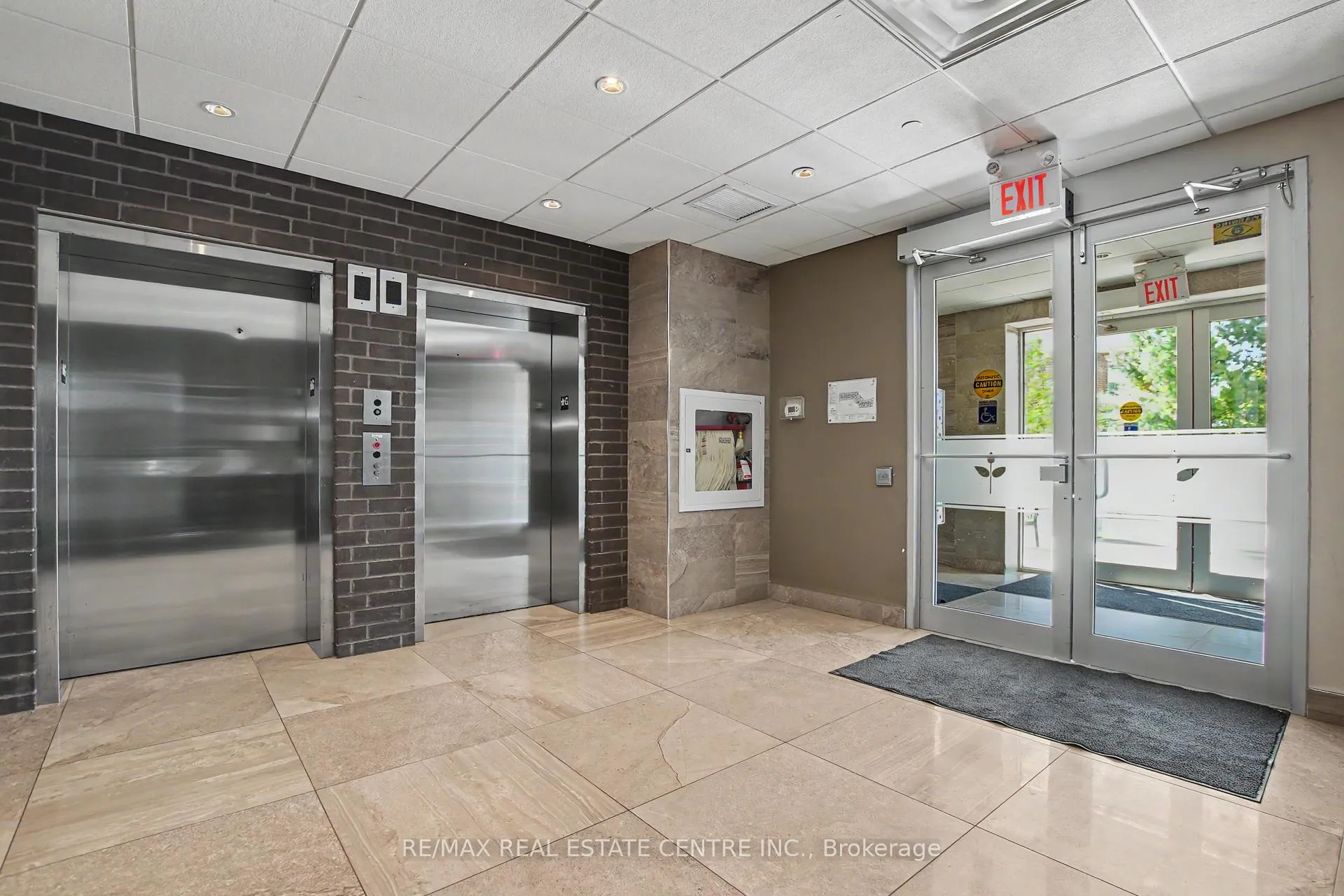 Photo 4 of Unit 418, 33 Whitmer Street, Milton, Scott — HOMEH