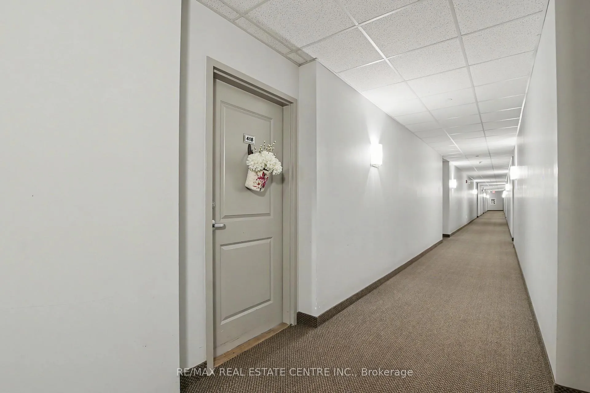 Photo 5 of Unit 418, 33 Whitmer Street, Milton, Scott — HOMEH