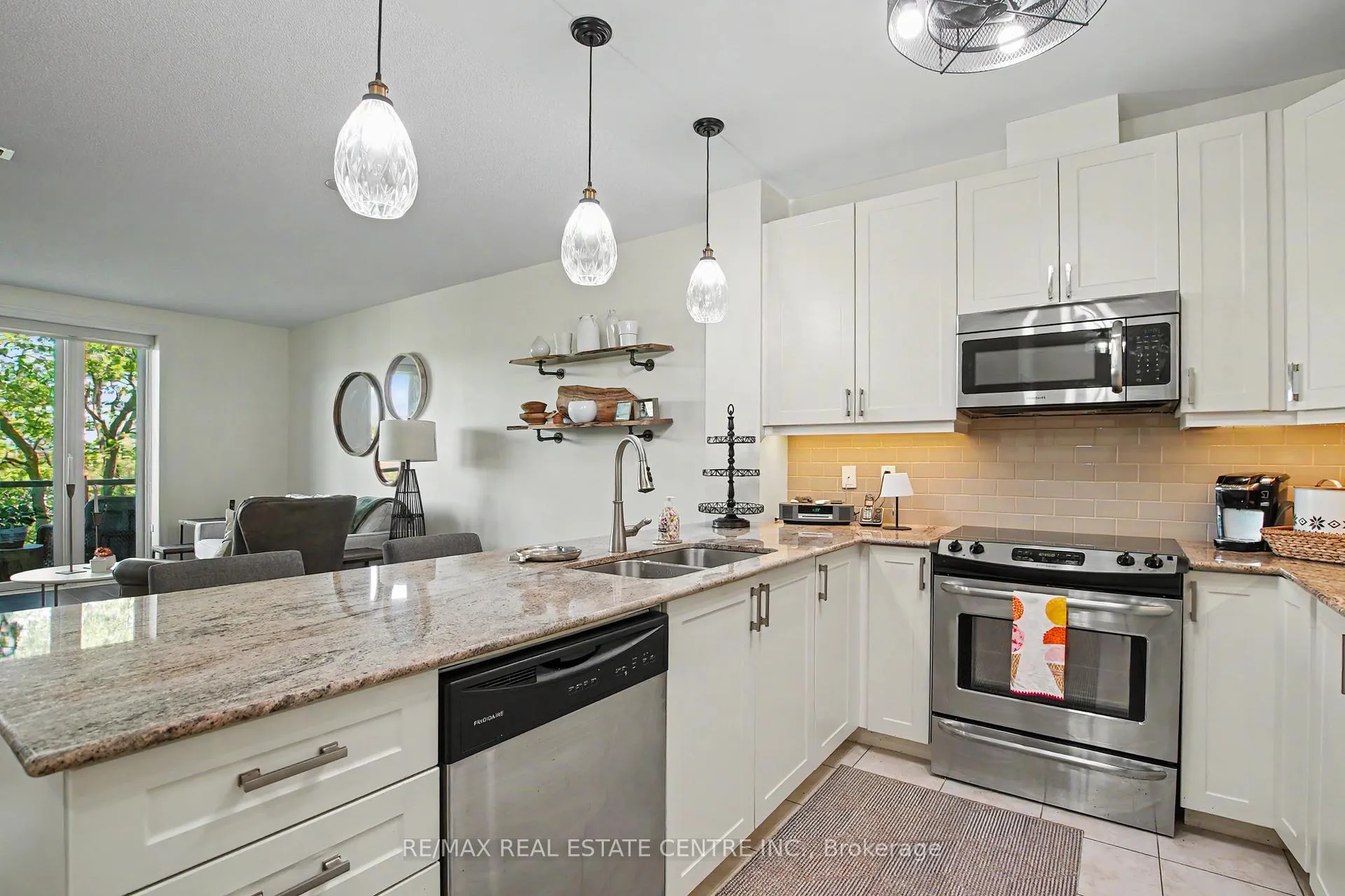 Photo 8 of Unit 418, 33 Whitmer Street, Milton, Scott — HOMEH