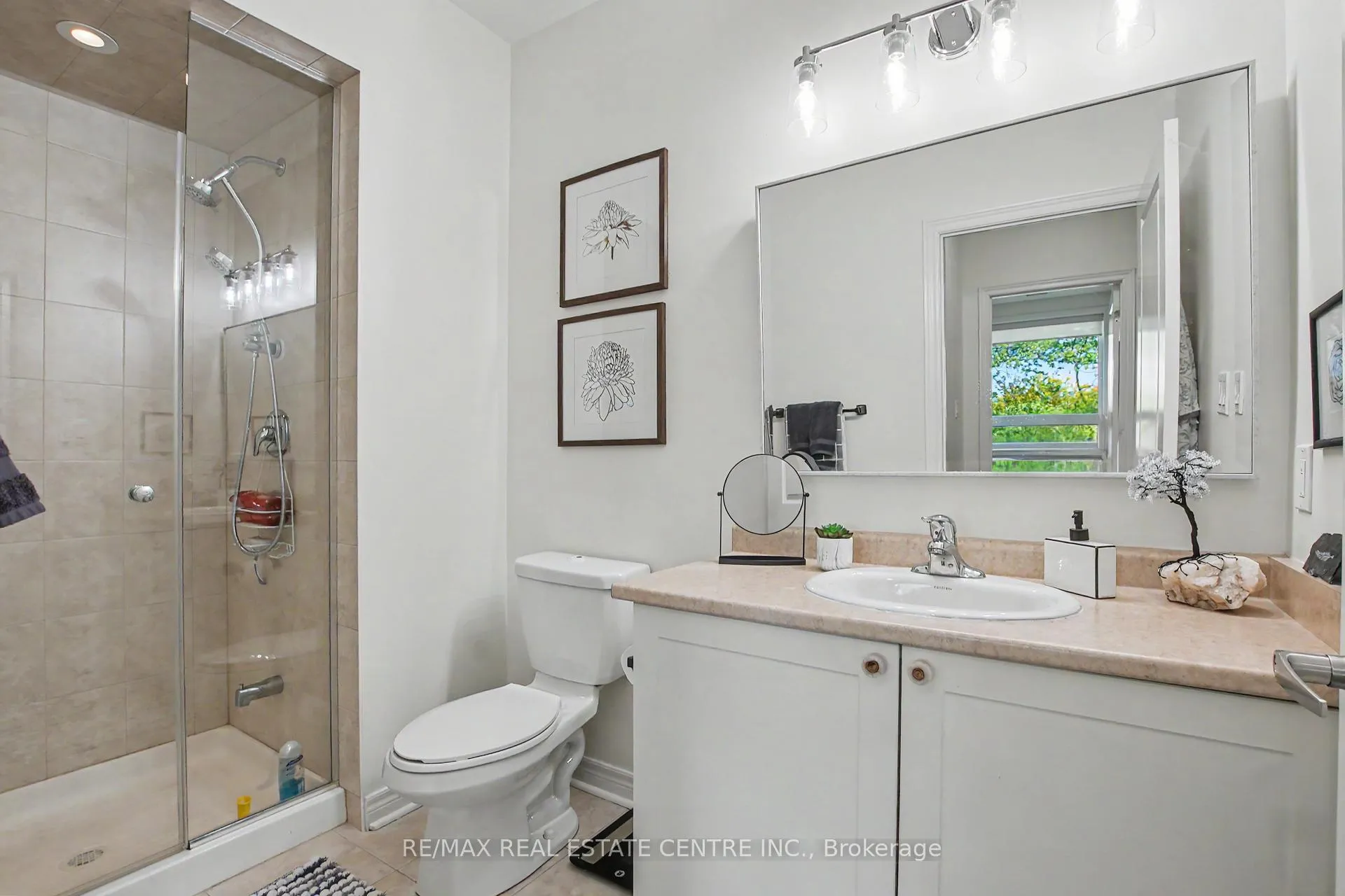 Photo 16 of Unit 418, 33 Whitmer Street, Milton, Scott — HOMEH
