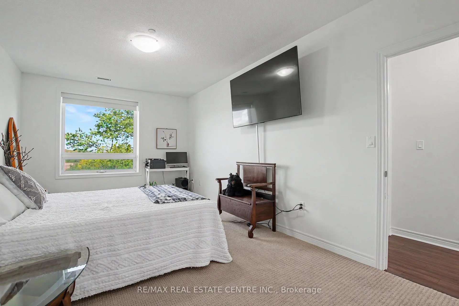 Photo 19 of Unit 418, 33 Whitmer Street, Milton, Scott — HOMEH
