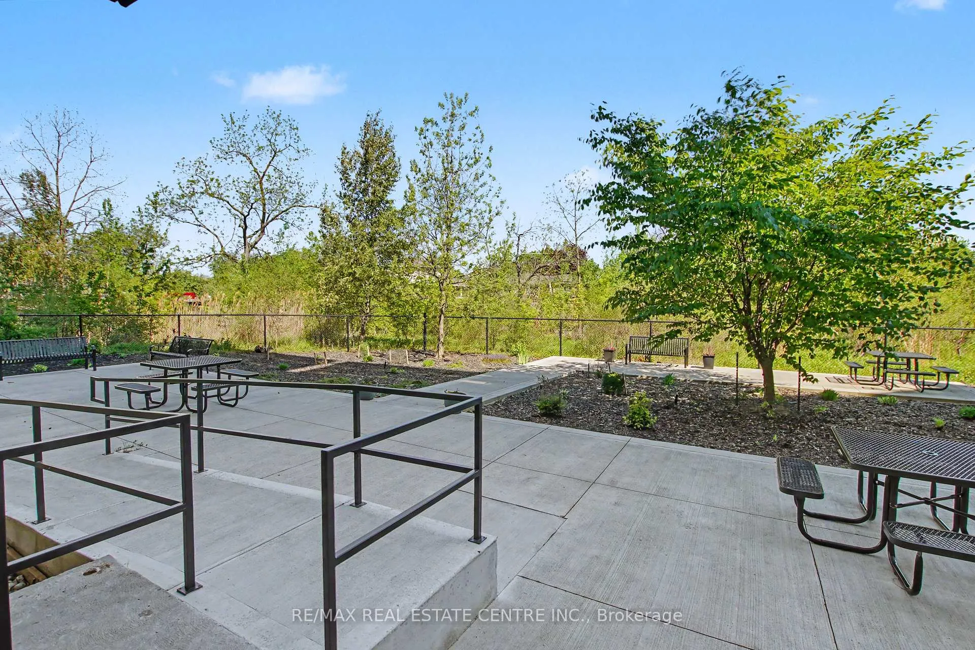 Photo 33 of Unit 418, 33 Whitmer Street, Milton, Scott — HOMEH