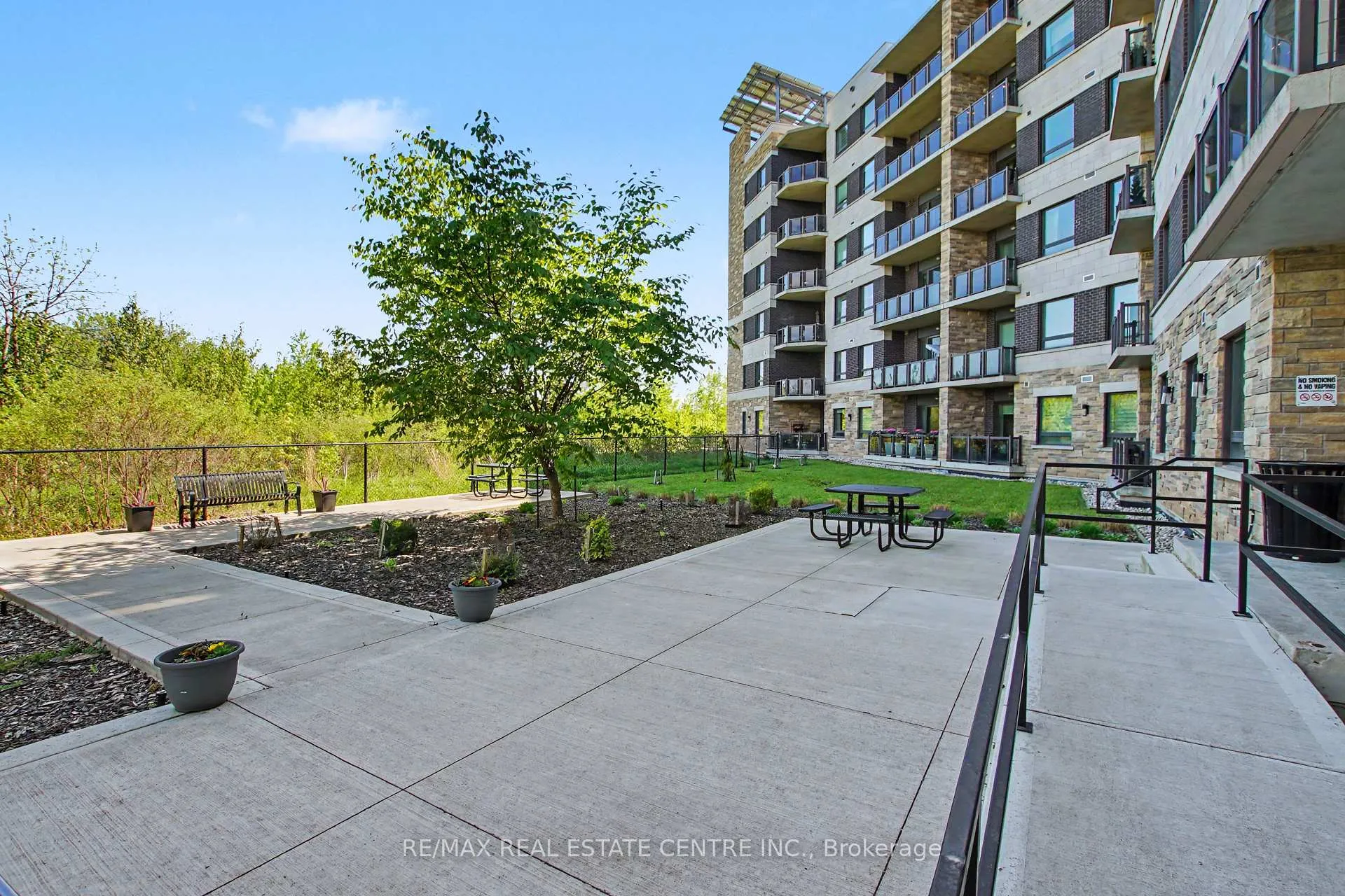 Photo 34 of Unit 418, 33 Whitmer Street, Milton, Scott — HOMEH