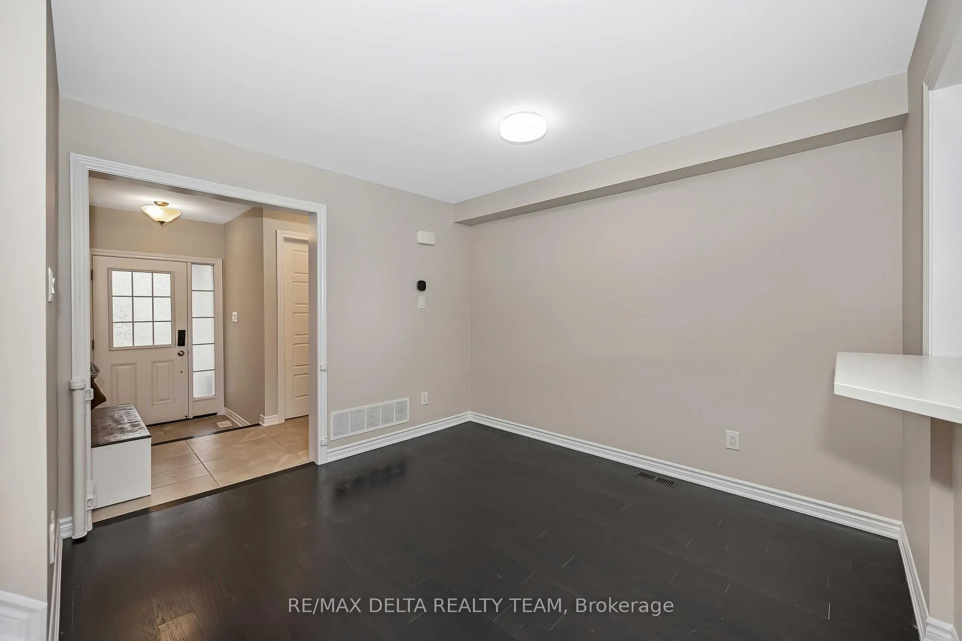 Photo 5 of 266 Brassy Minnow Crescent, Ottawa, Barrhaven - Half Moon Bay — HOMEH