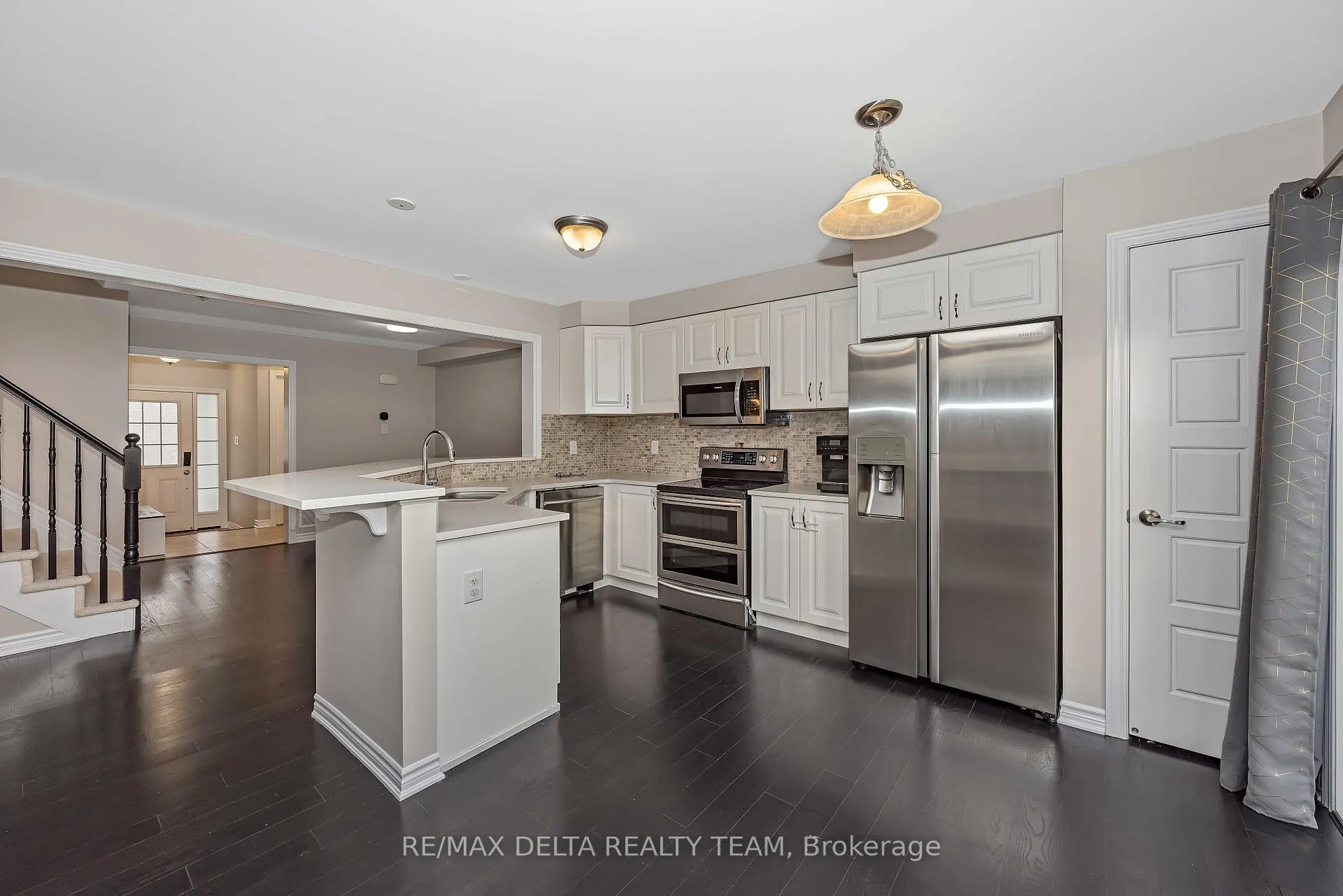 Photo 9 of 266 Brassy Minnow Crescent, Ottawa, Barrhaven - Half Moon Bay — HOMEH
