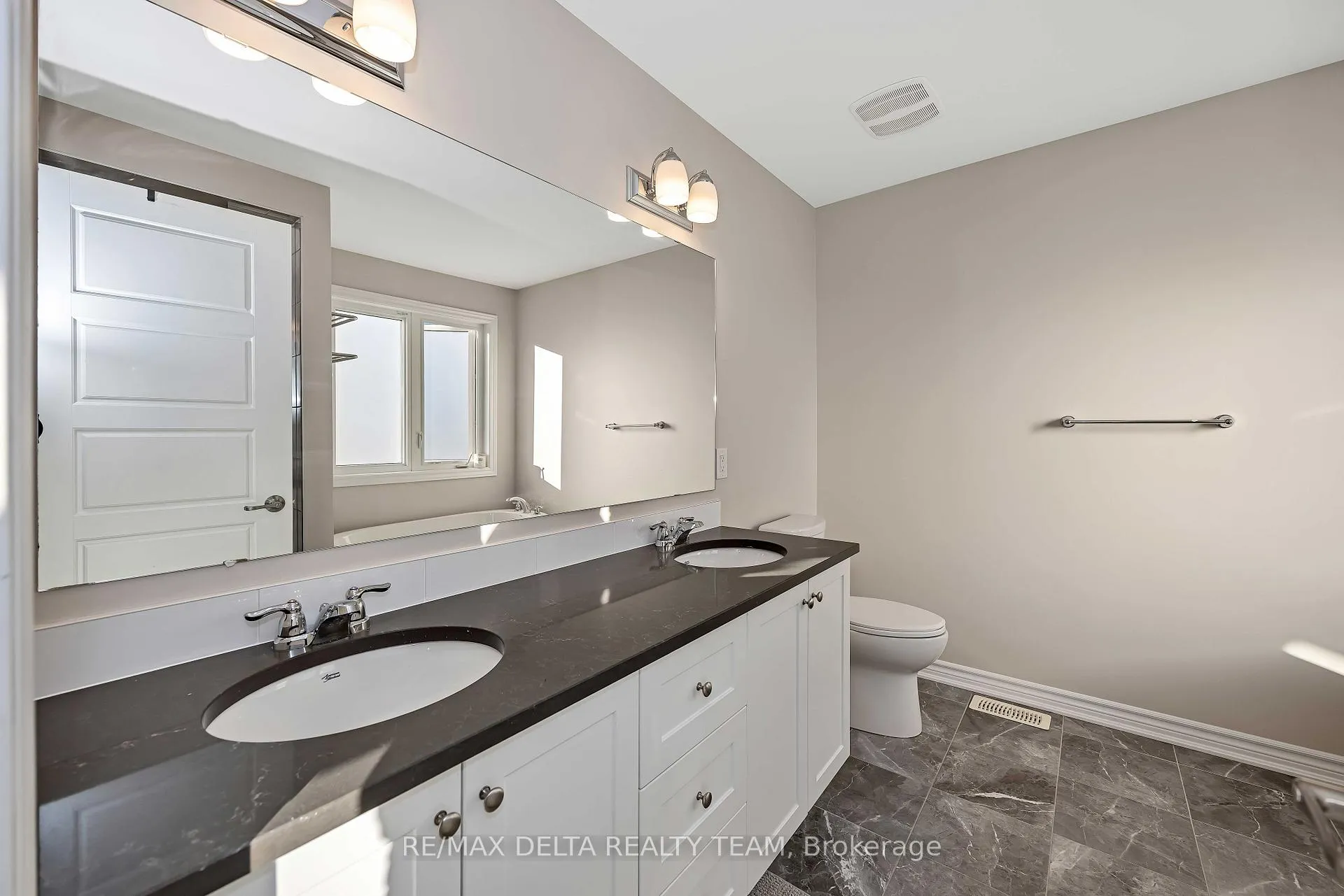 Photo 18 of 266 Brassy Minnow Crescent, Ottawa, Barrhaven - Half Moon Bay — HOMEH