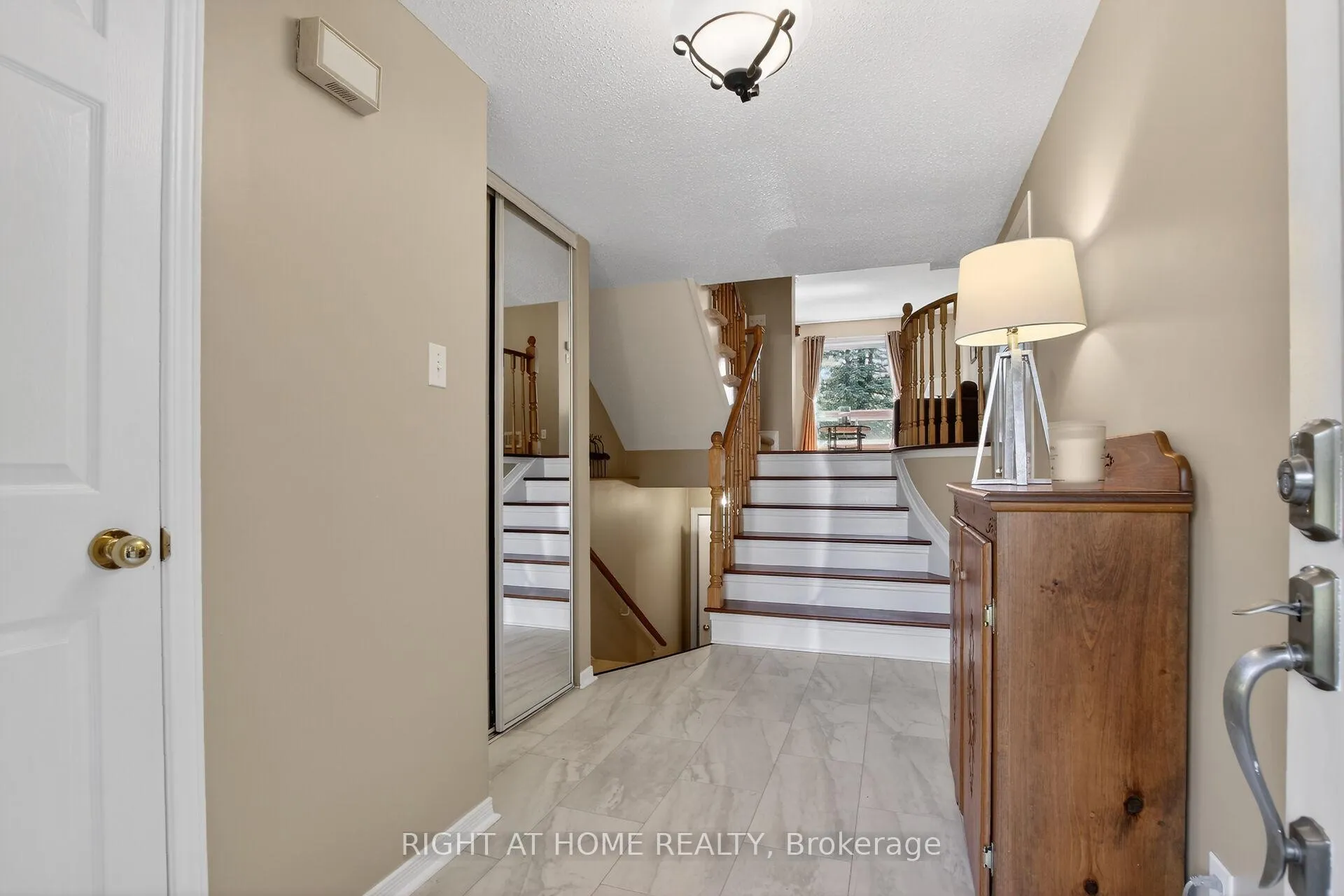 Photo 5 of 88 Furlong Crescent, Ottawa, Kanata - Bridlewood — HOMEH