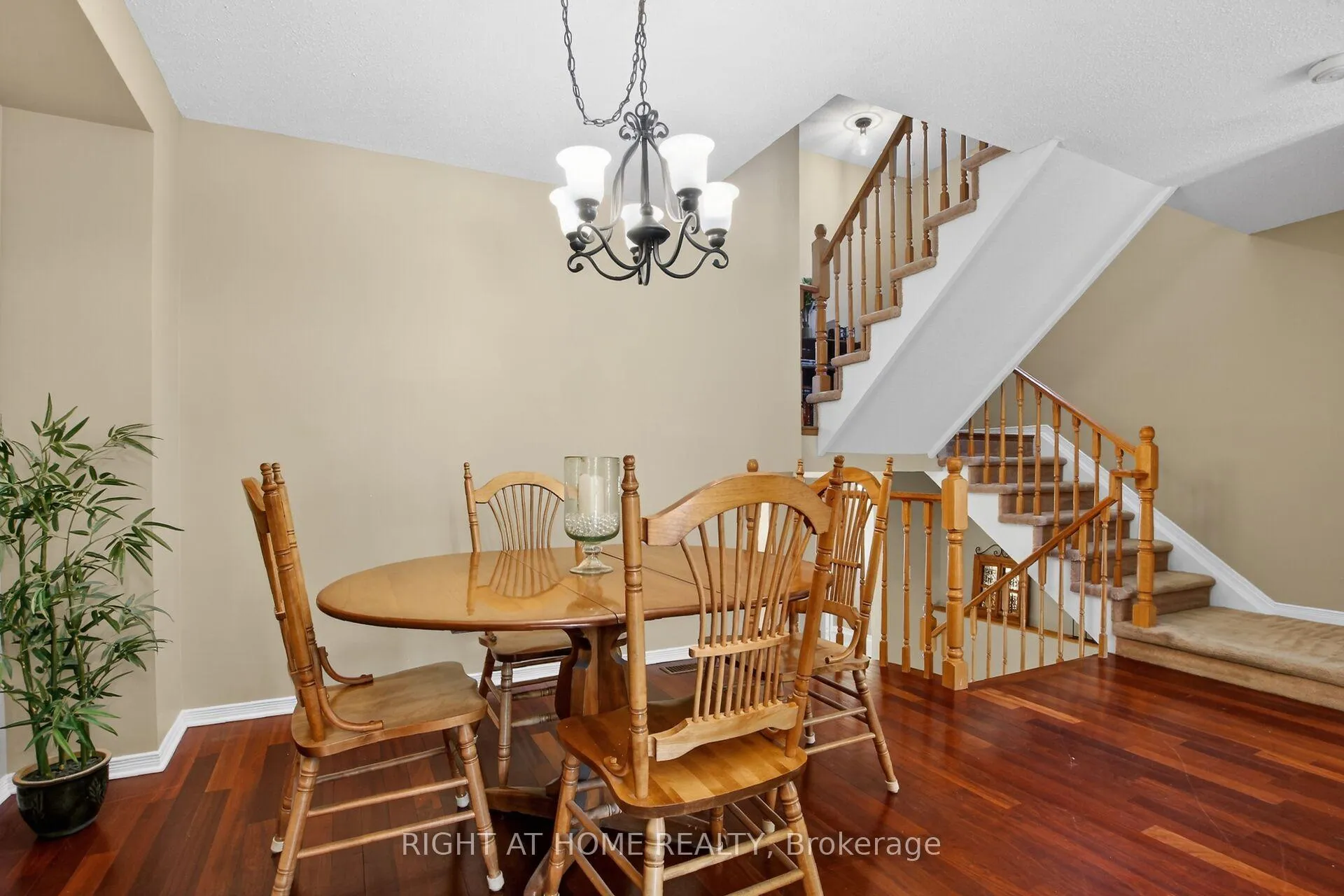 Photo 13 of 88 Furlong Crescent, Ottawa, Kanata - Bridlewood — HOMEH