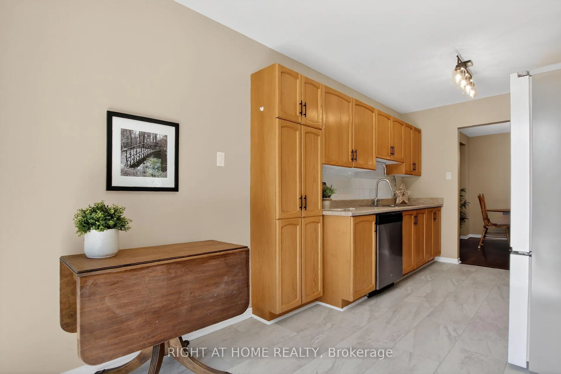 Photo 17 of 88 Furlong Crescent, Ottawa, Kanata - Bridlewood — HOMEH