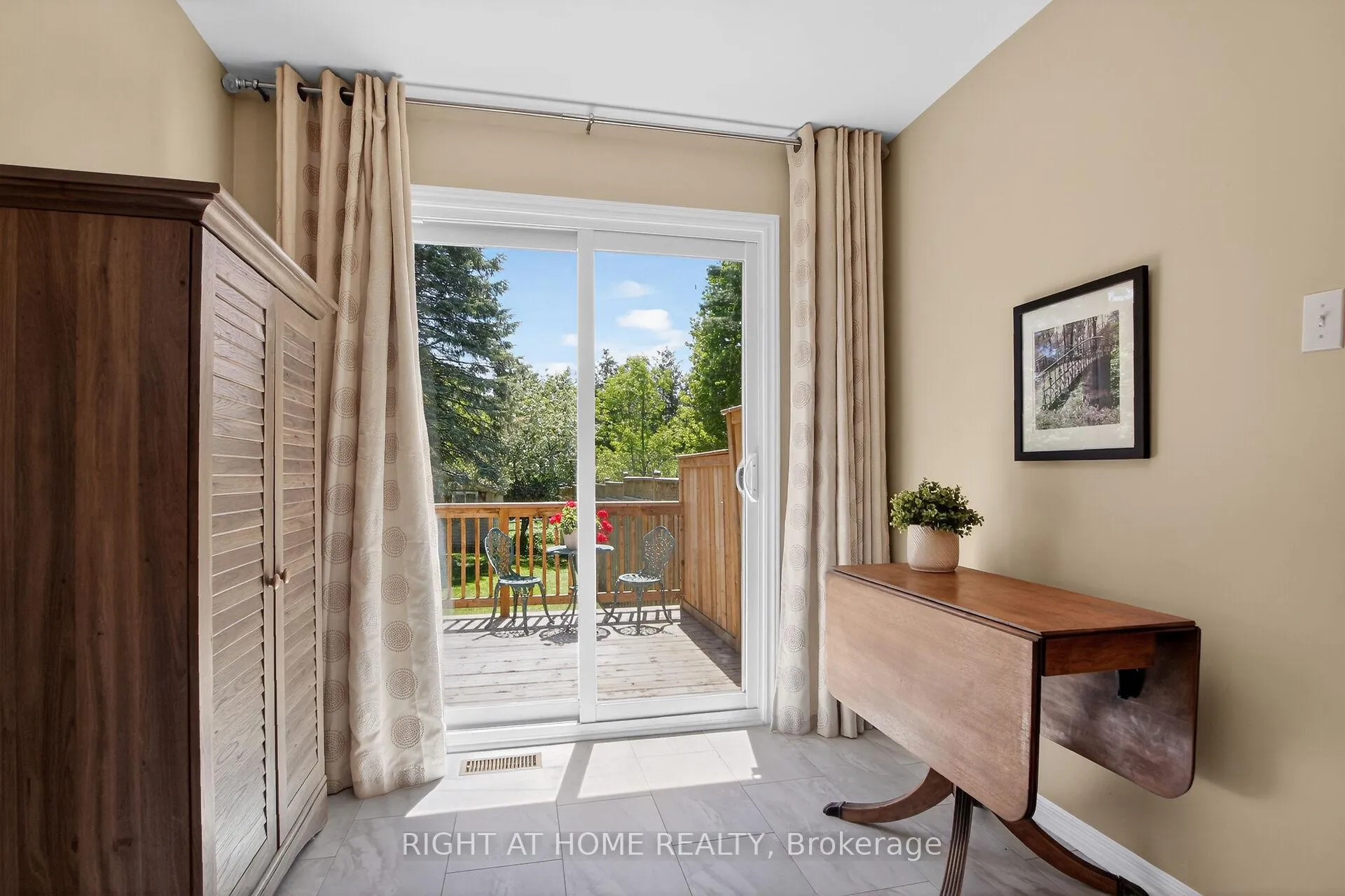 Photo 18 of 88 Furlong Crescent, Ottawa, Kanata - Bridlewood — HOMEH