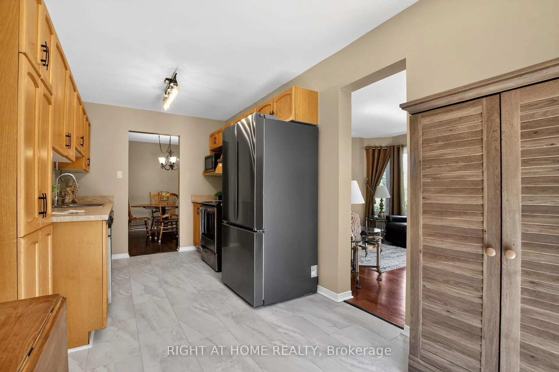Photo 19 of 88 Furlong Crescent, Ottawa, Kanata - Bridlewood — HOMEH