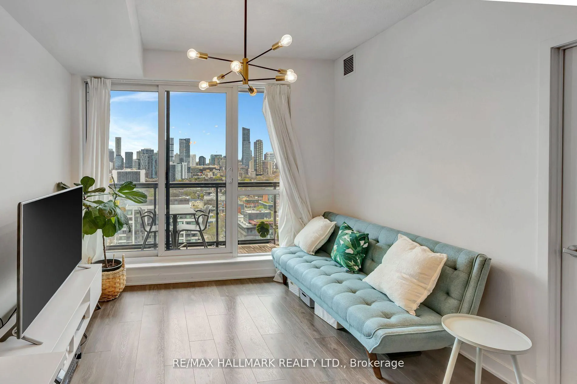 Photo 12 of Unit 2208, 55 Regent Park Boulevard, Toronto, Regent Park — HOMEH