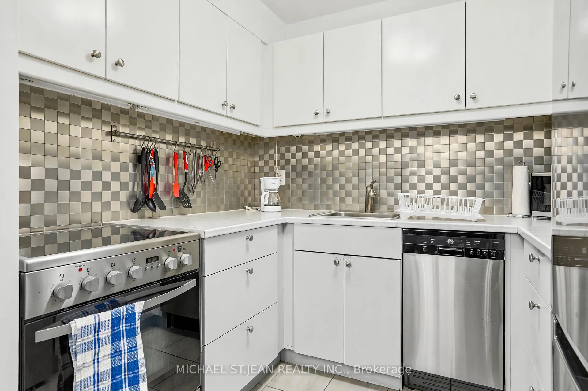 Photo 11 of Unit 404, 23 Main Street, Hamilton, Dundas — HOMEH