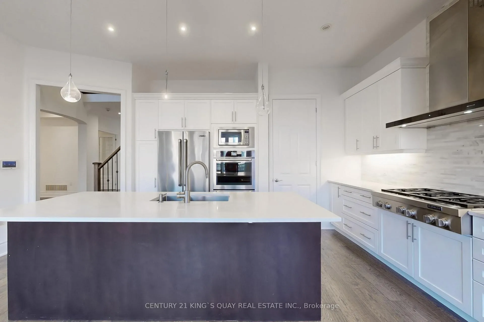Photo 8 of 41 Torrey Pines Road, Vaughan, Kleinburg — HOMEH