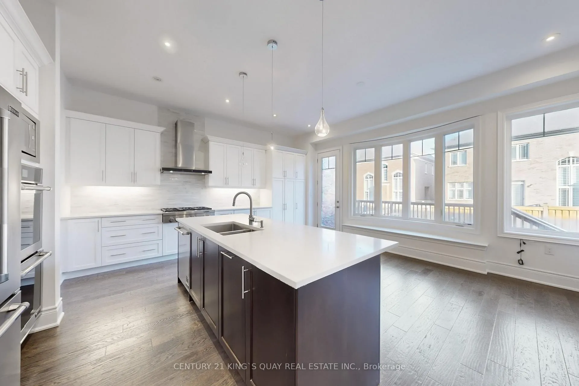 Photo 11 of 41 Torrey Pines Road, Vaughan, Kleinburg — HOMEH