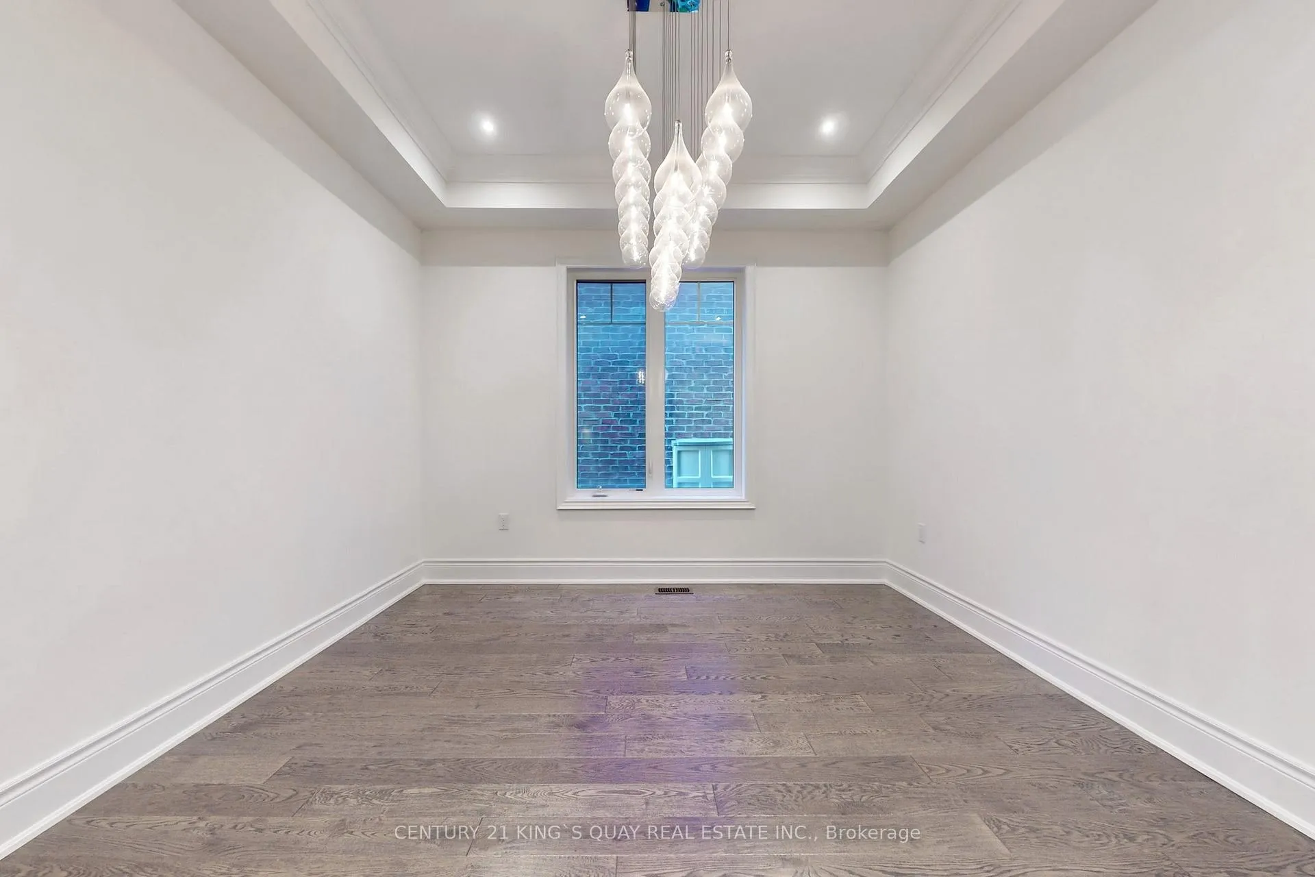 Photo 15 of 41 Torrey Pines Road, Vaughan, Kleinburg — HOMEH