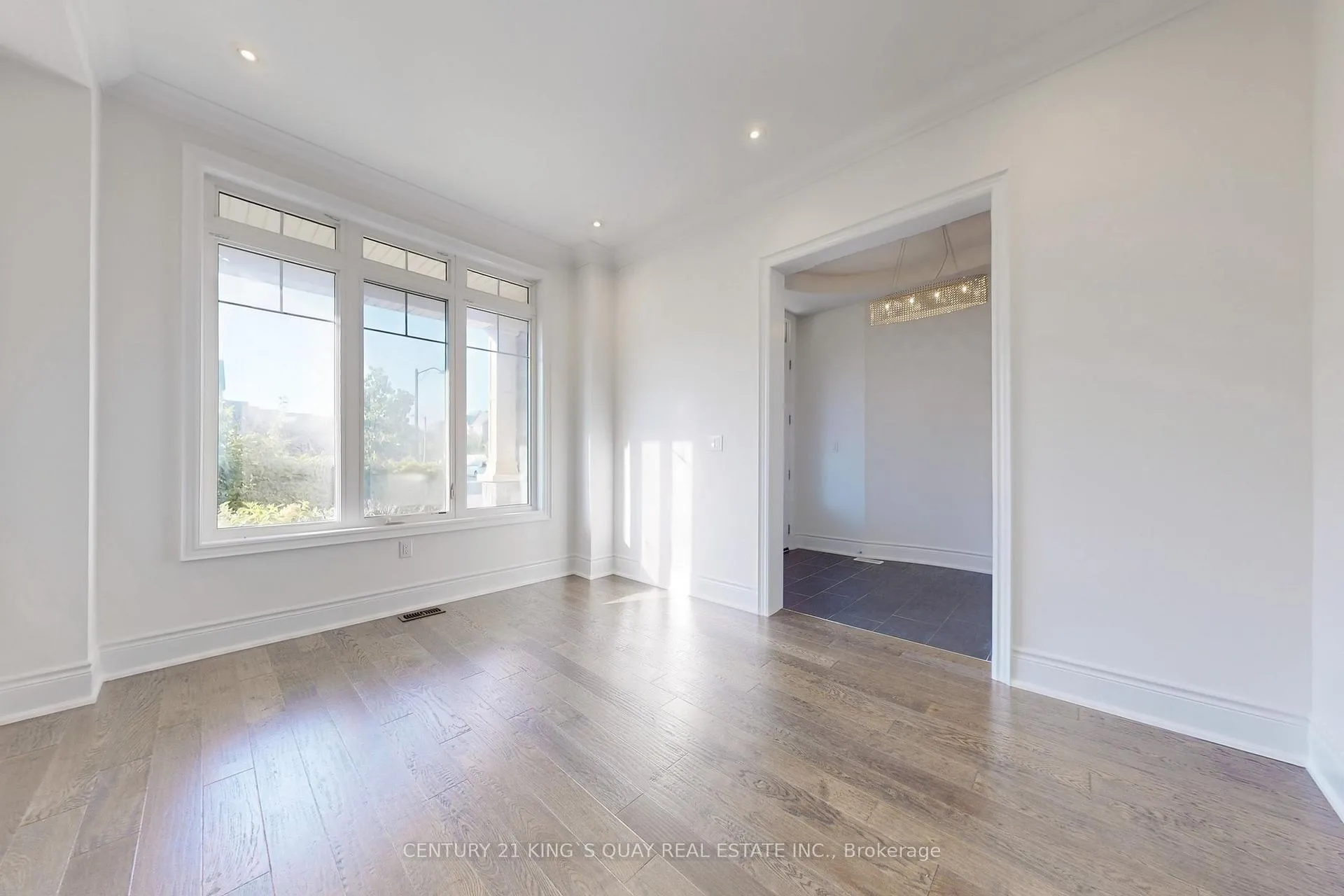 Photo 21 of 41 Torrey Pines Road, Vaughan, Kleinburg — HOMEH