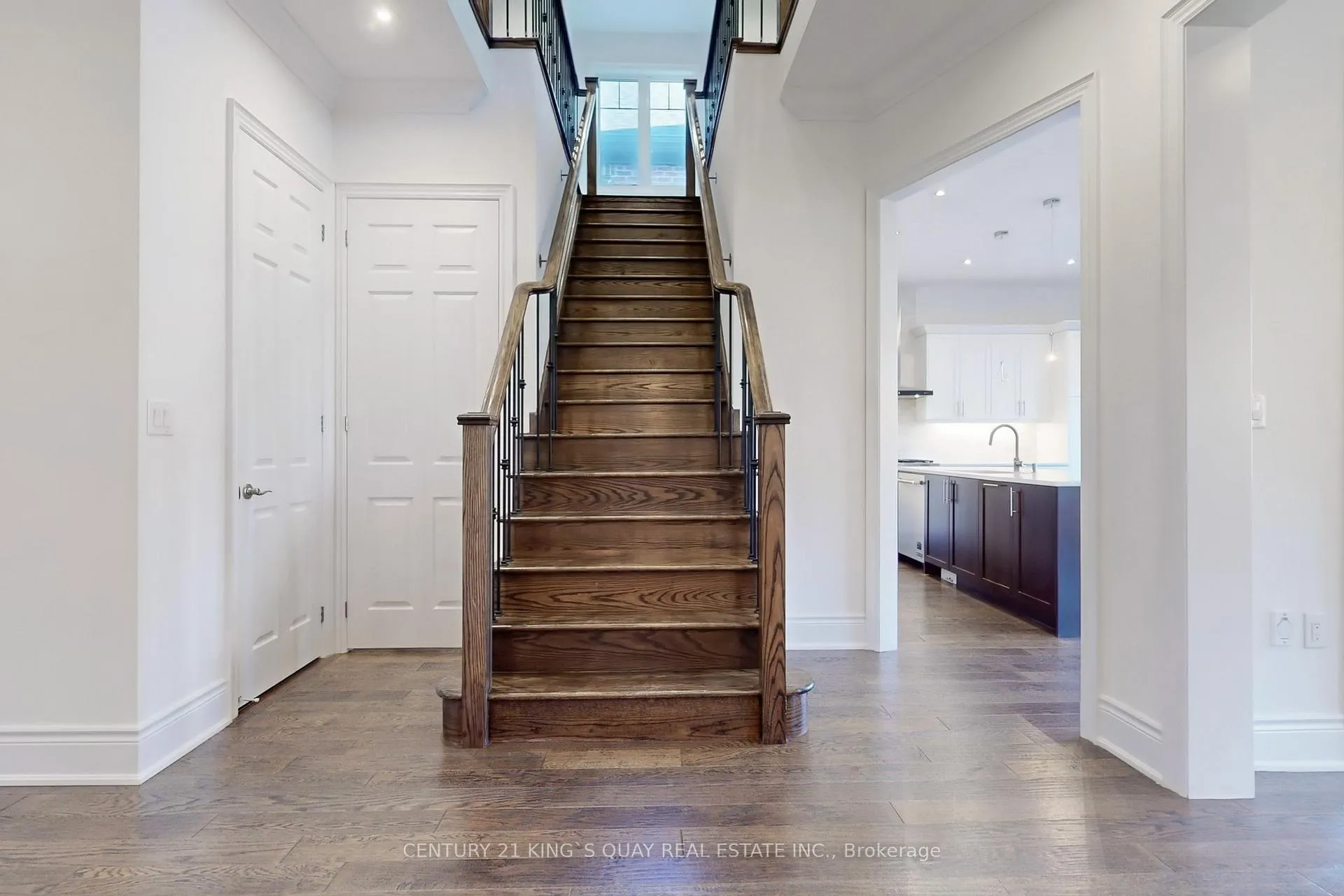Photo 24 of 41 Torrey Pines Road, Vaughan, Kleinburg — HOMEH