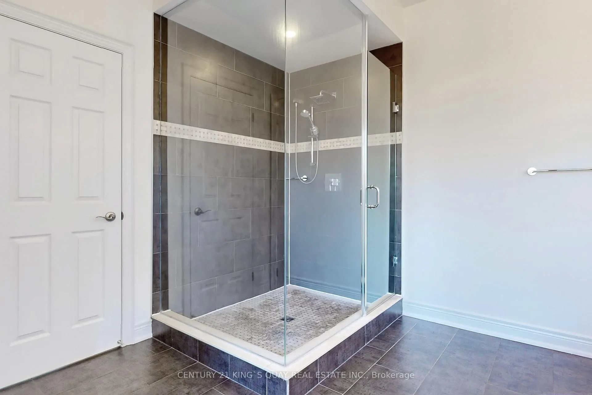Photo 29 of 41 Torrey Pines Road, Vaughan, Kleinburg — HOMEH