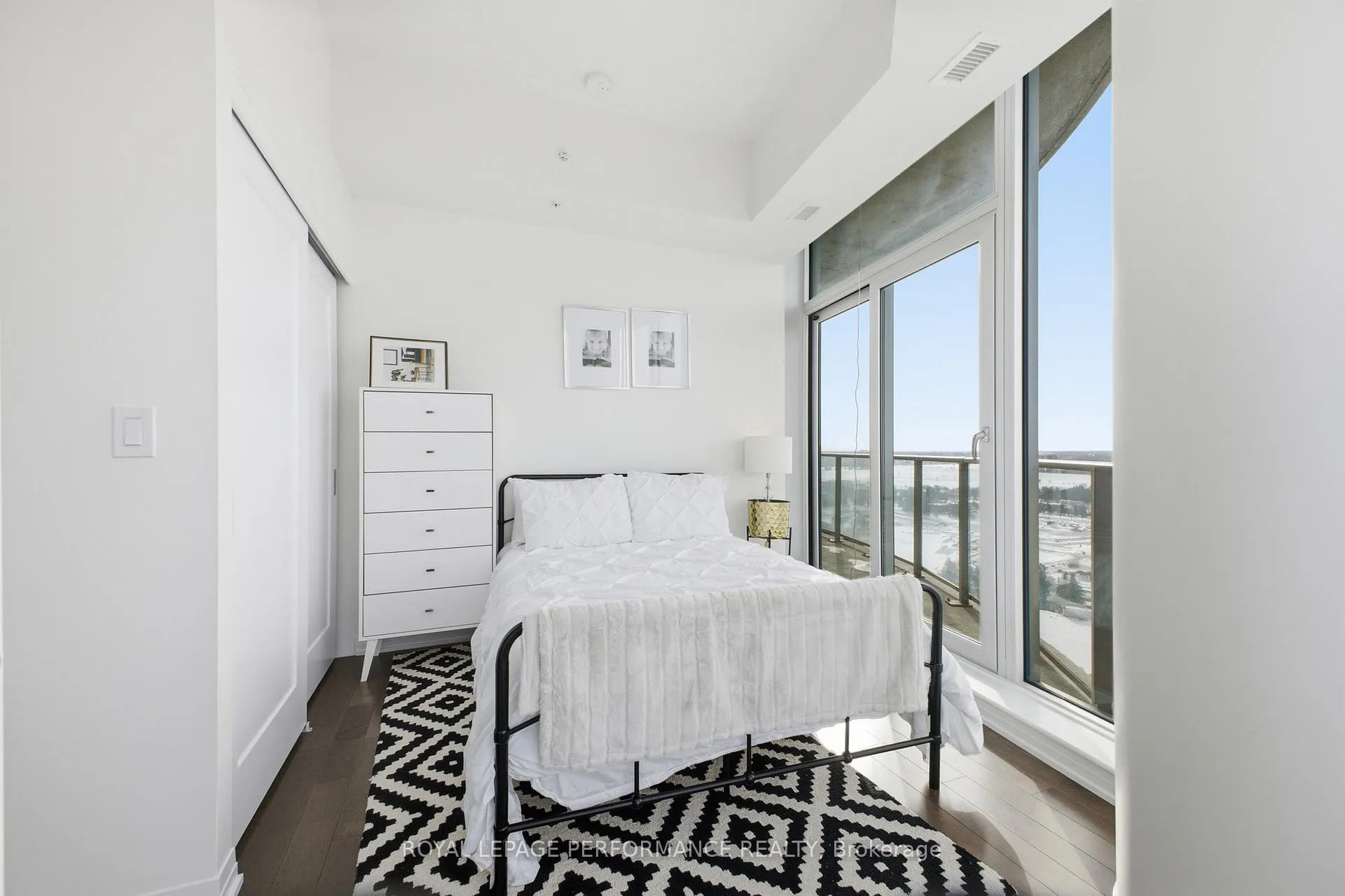 Photo 10 of Unit 3502, 805 Carling Avenue, Ottawa, West Centre Town — HOMEH