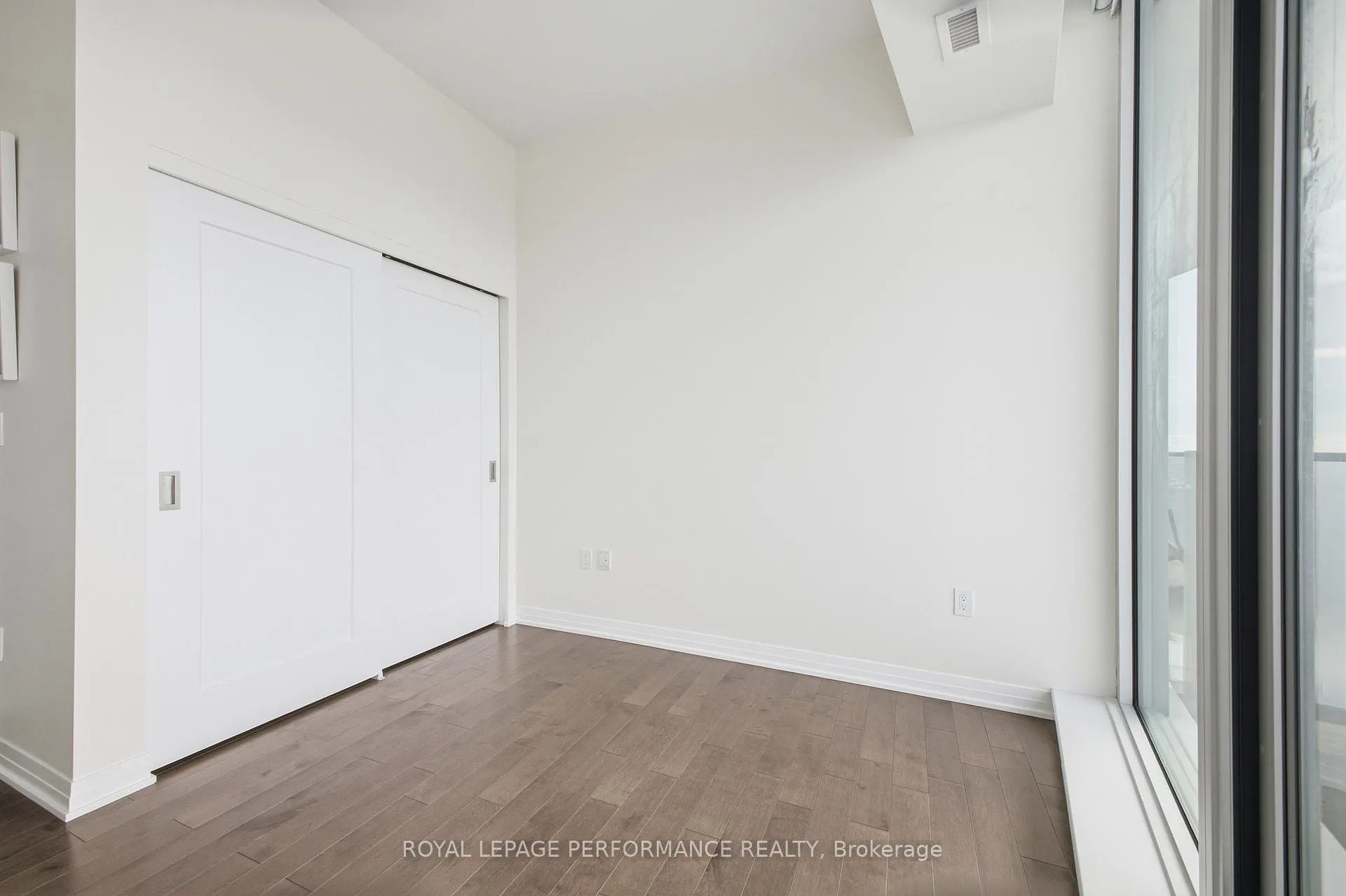 Photo 14 of Unit 3502, 805 Carling Avenue, Ottawa, West Centre Town — HOMEH