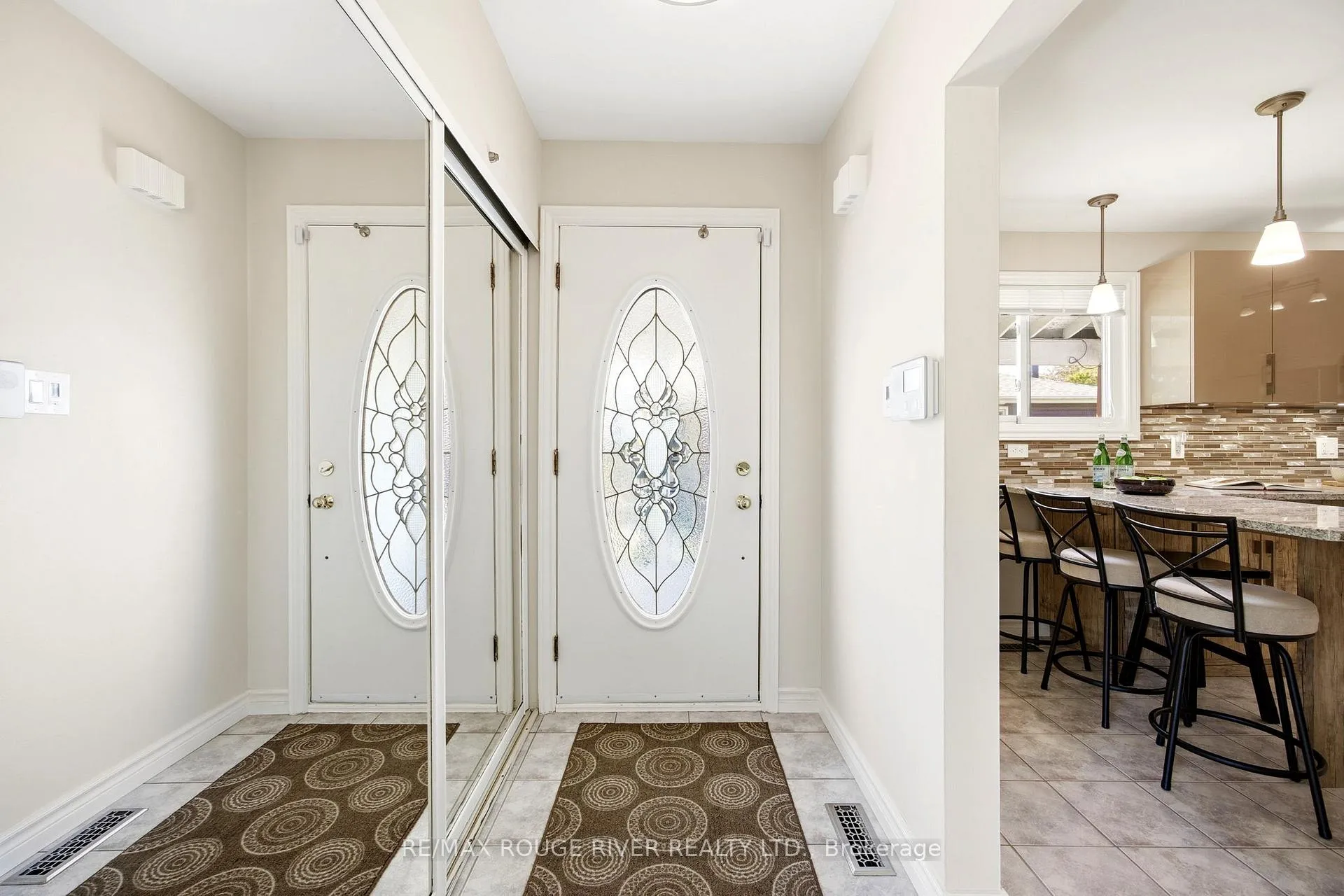 Photo 5 of 796 Batory Avenue, Pickering, West Shore — HOMEH