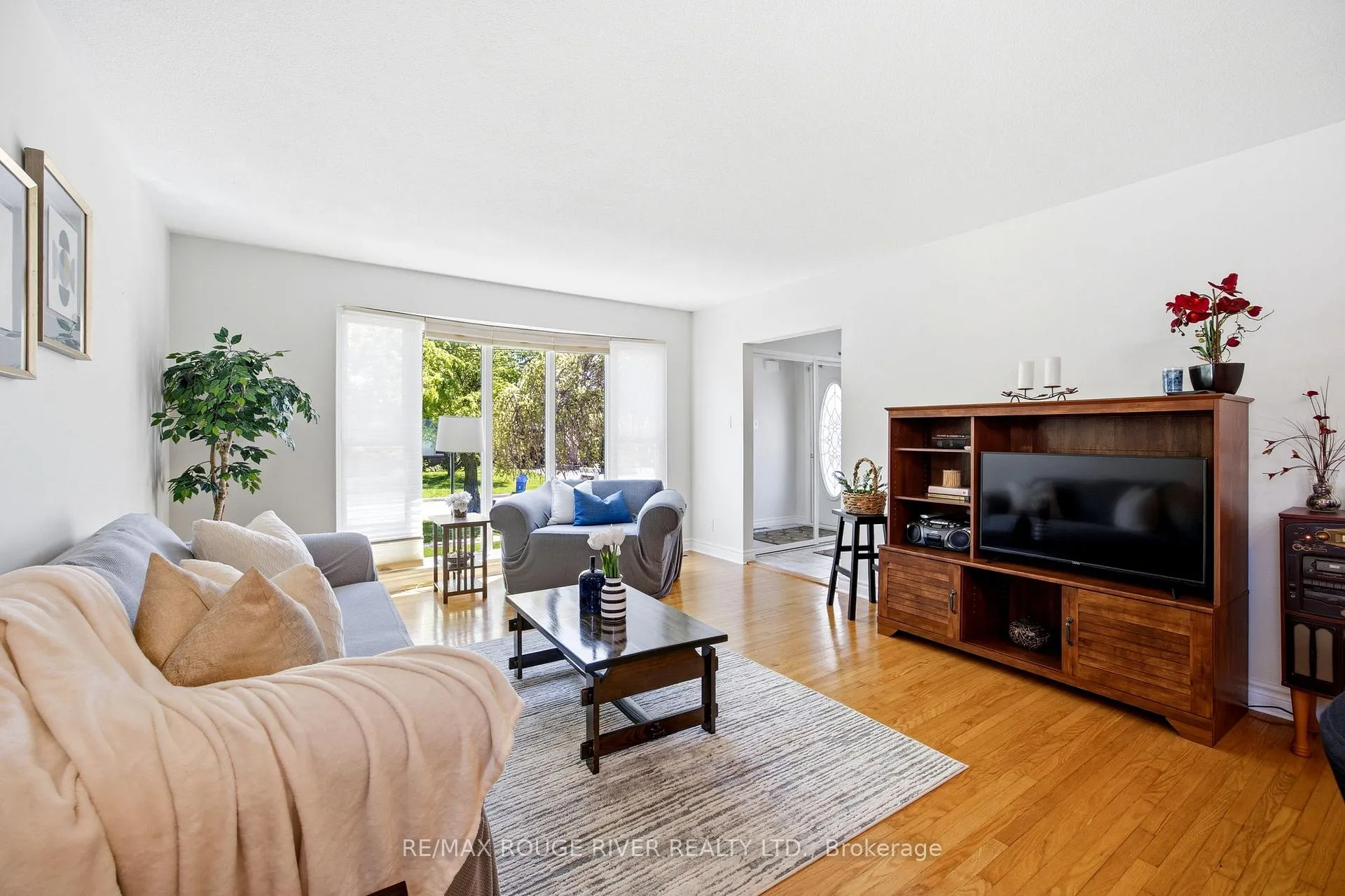 Photo 8 of 796 Batory Avenue, Pickering, West Shore — HOMEH