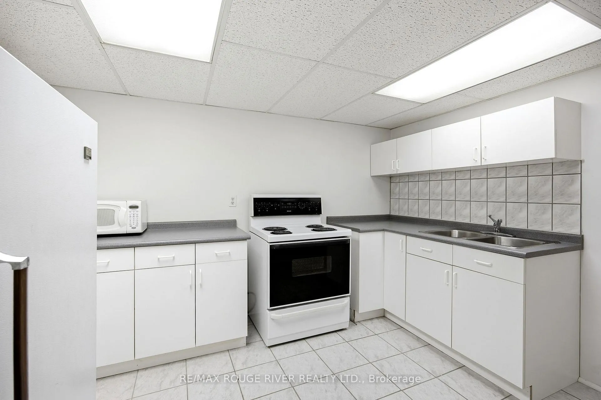 Photo 28 of 796 Batory Avenue, Pickering, West Shore — HOMEH
